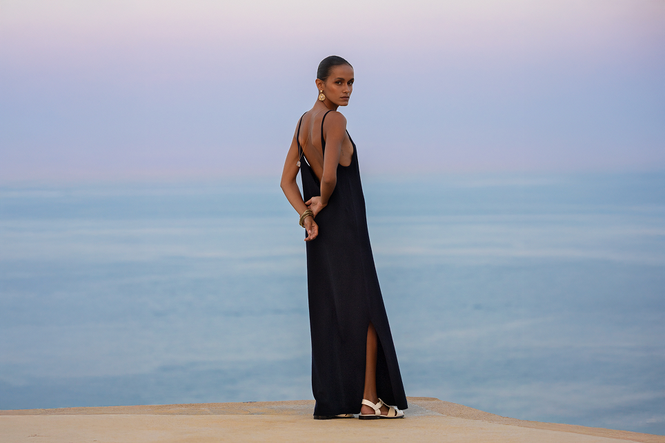 High Summer in Deep Navy – The Navy Horizon