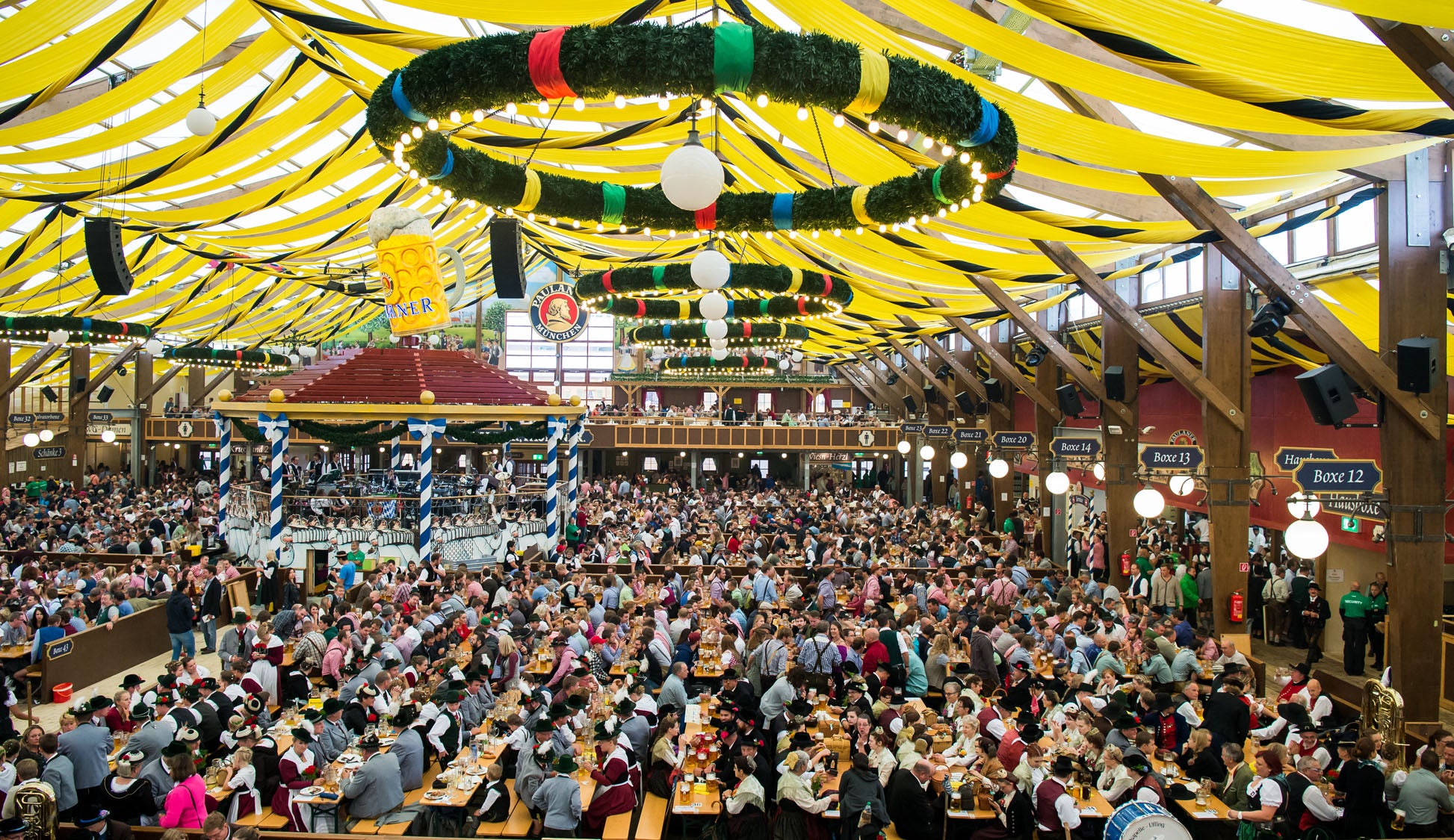 Oktoberfest Cathedrals: Foto-Serie von Michael von Hassel