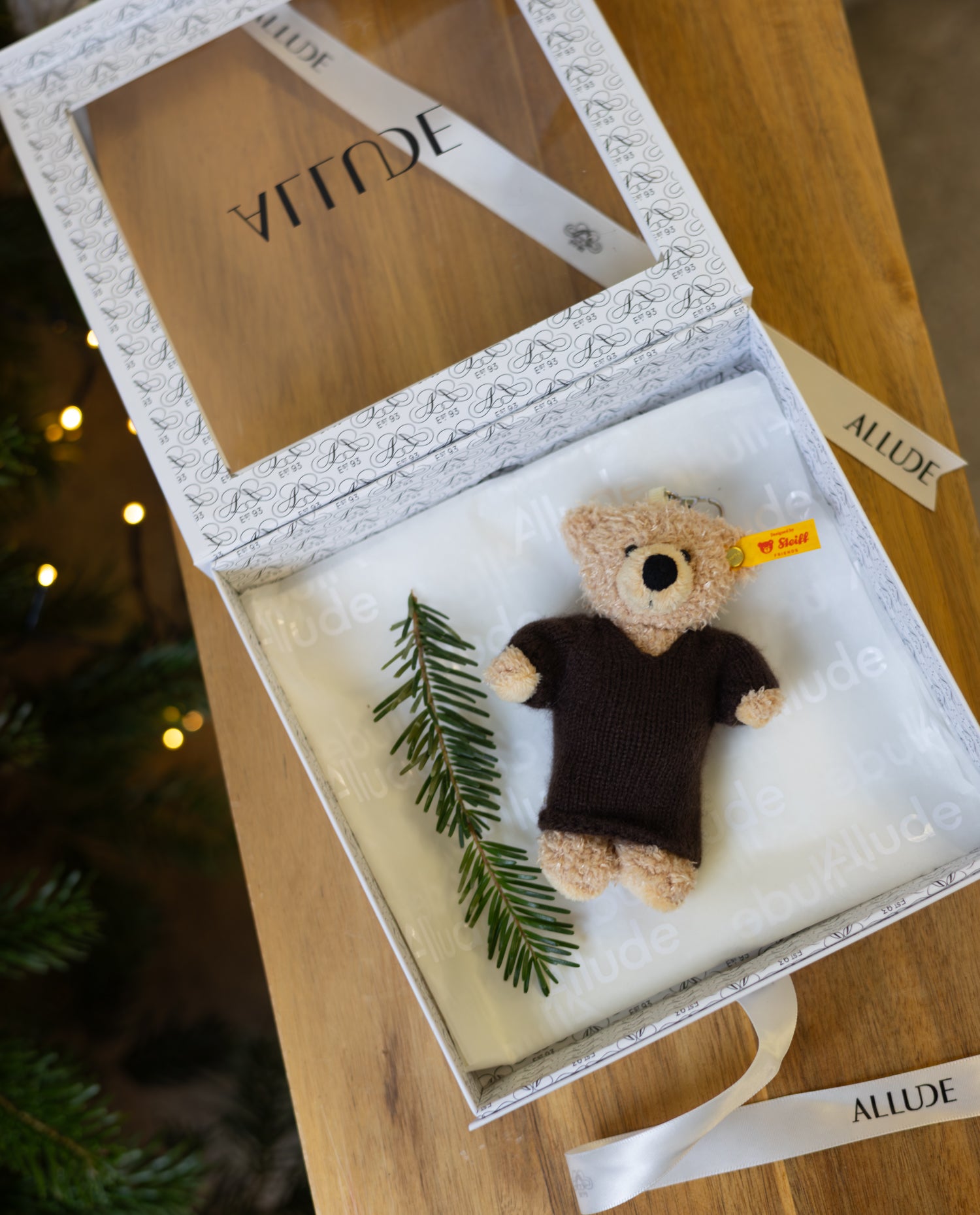 10-00040-3_db851357-fd62-488c-90a8-75690e2173de - Allude München - 100% Cashmere accessories Active Charm Bag Hanger NEW