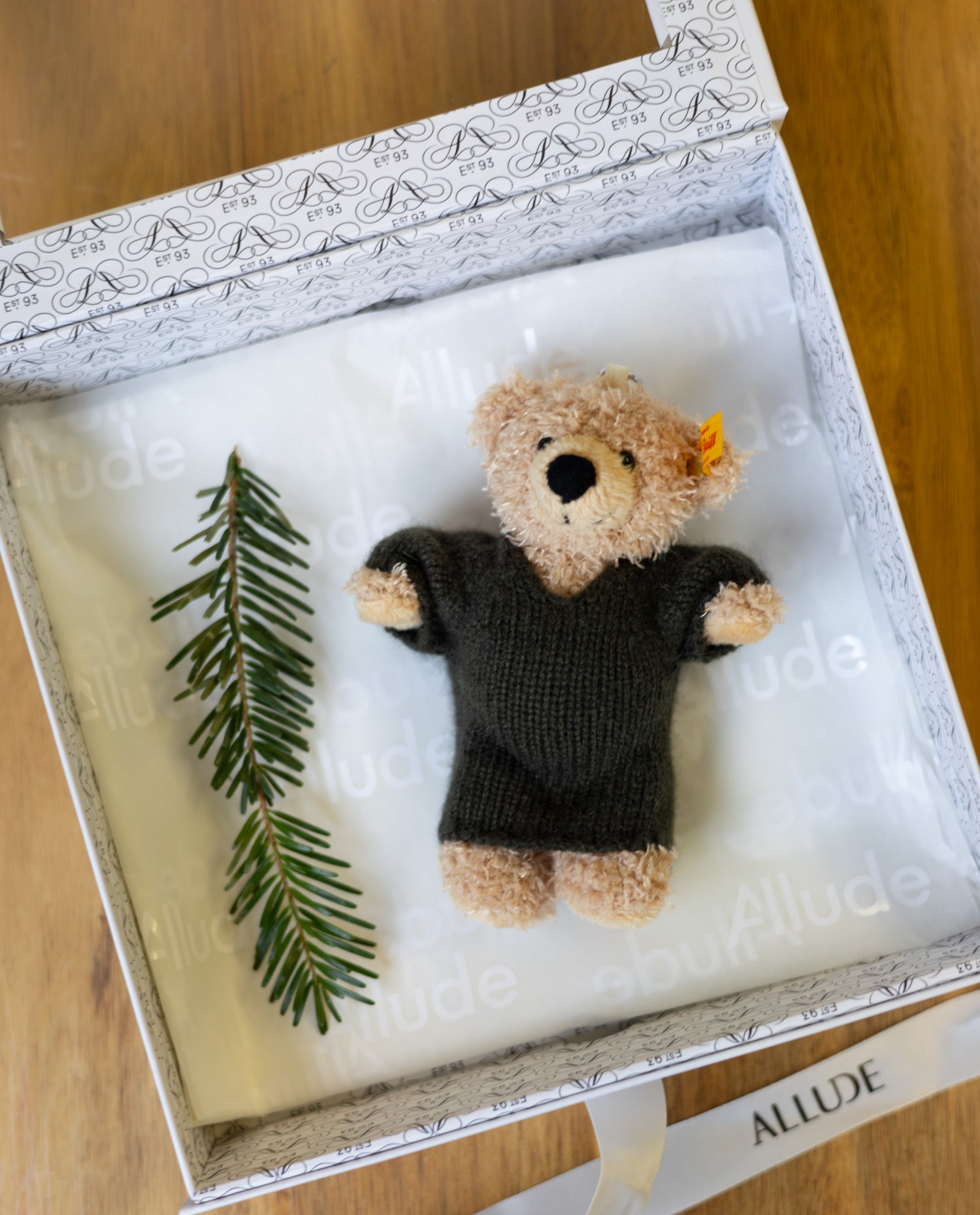 10-00040-4_923252da-04e8-46b7-a84d-8cdda1da47f6 - Allude München - 100% Cashmere accessories Active Charm Bag Hanger NEW