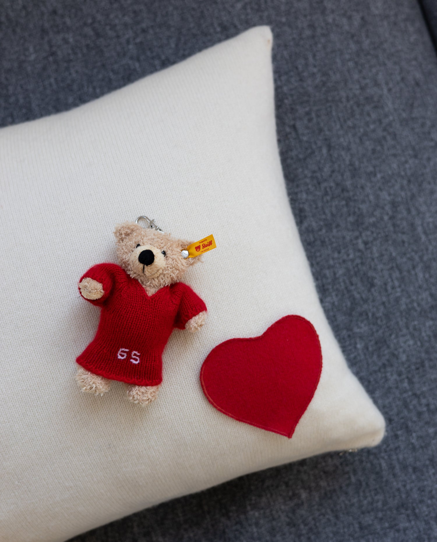 10-00041-11 - Allude München - 100% Cashmere Accessoires accessories Active Charm Bag Hanger NEW SAPG::Barli