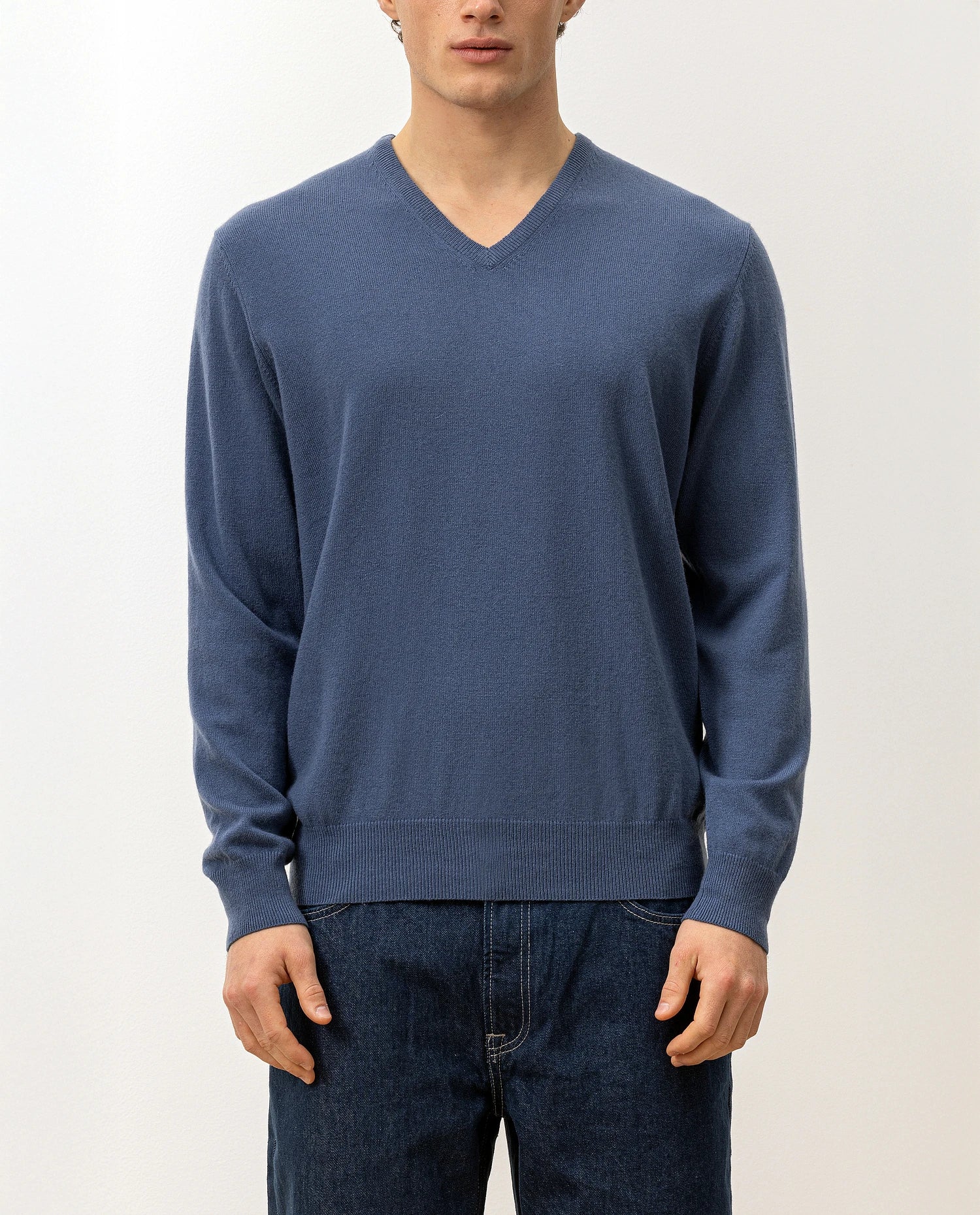 100-30020-15_4a - Allude - 100% Cashmere Active Blau Cashmere Feinstrick Flachstrick Herren Langarm NOS Pullover SAPG::101-30020 V-Ausschnitt
