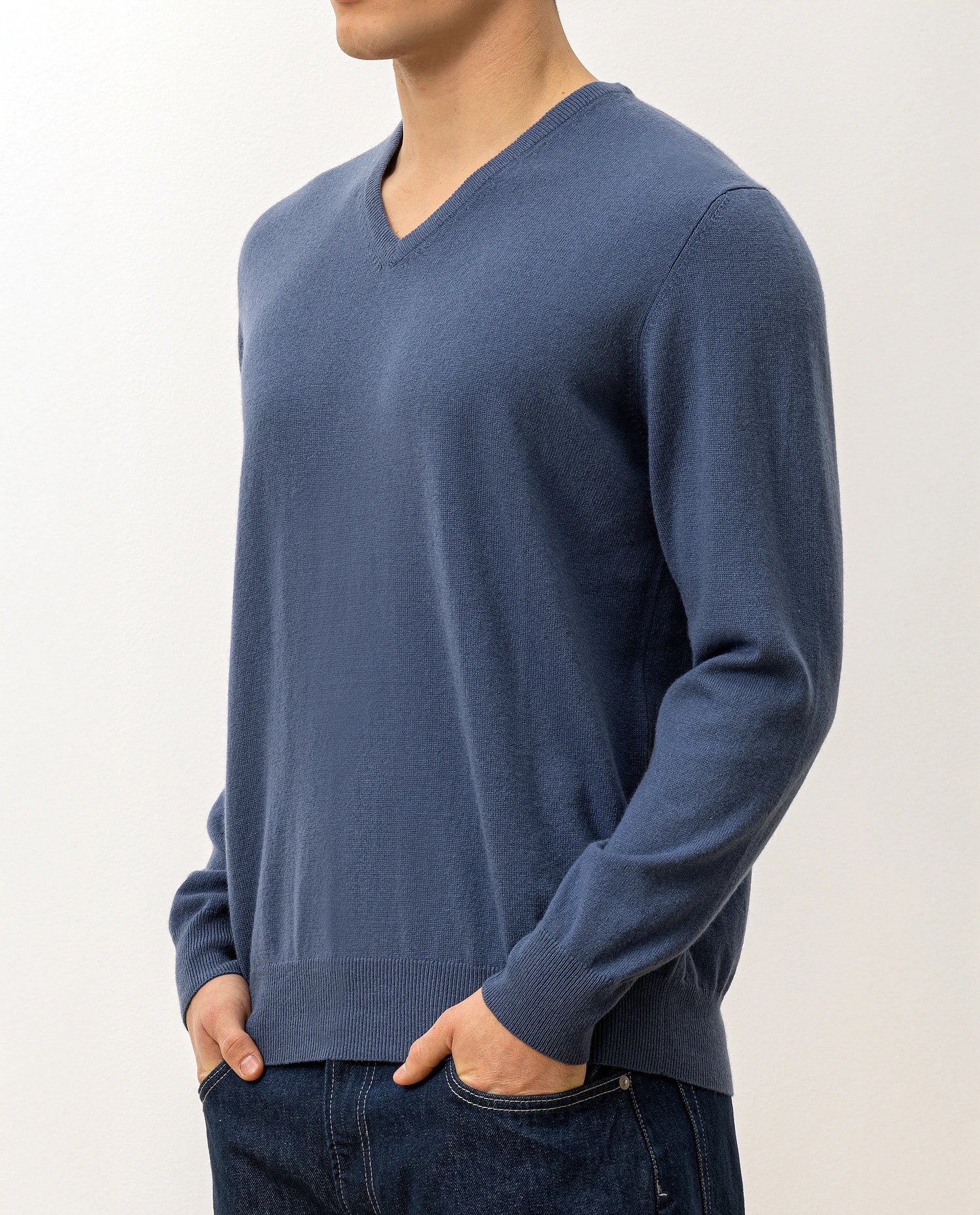 100-30020-15_5 - Allude - 100% Cashmere Active Blau Cashmere Feinstrick Flachstrick Herren Langarm NOS Pullover SAPG::101-30020 V-Ausschnitt