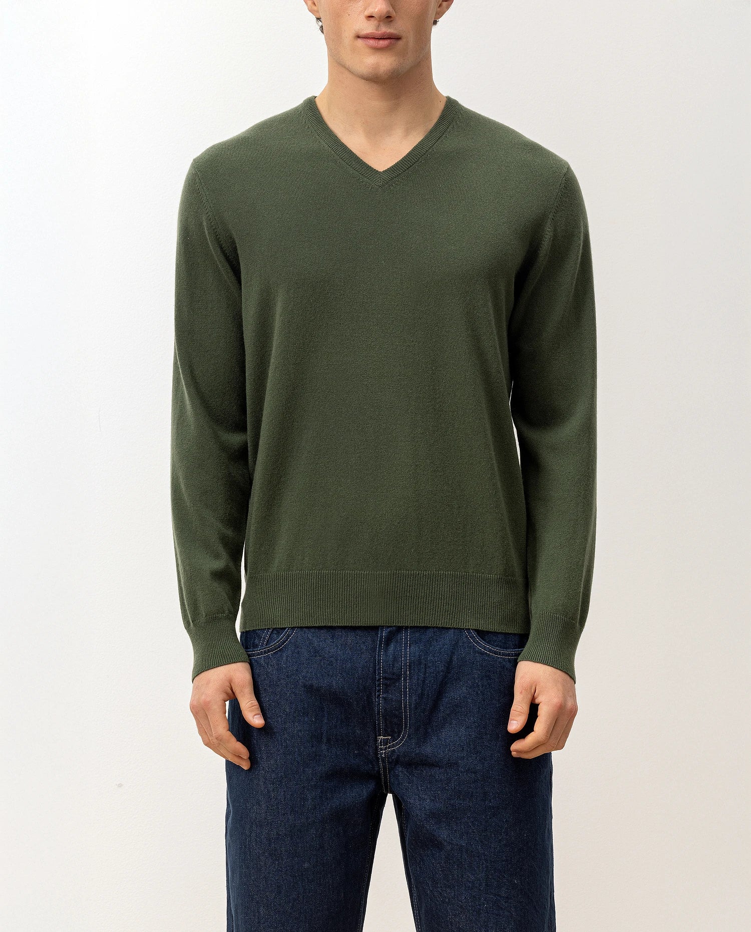 100-30020-34_4 - Allude - 100% Cashmere Active Cashmere Feinstrick Flachstrick Grün Herren Langarm NOS Pullover SAPG::101-30020 V-Ausschnitt