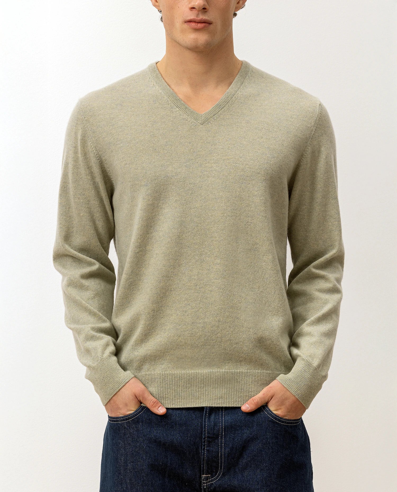 100-30020-39_5 - Allude - 100% Cashmere Active Cashmere Feinstrick Flachstrick Grün Herren Langarm NOS Pullover SAPG::101-30020 V-Ausschnitt