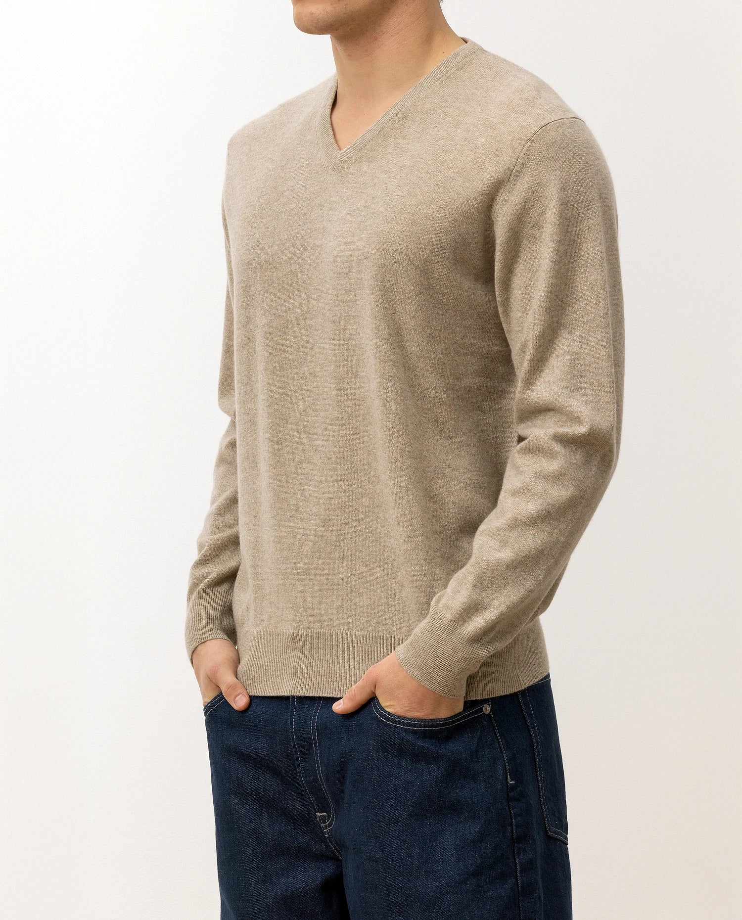 100-30020-46_6 - Allude - 100% Cashmere Active Beige Cashmere Feinstrick Flachstrick Herren Langarm NOS Pullover SAPG::101-30020 V-Ausschnitt