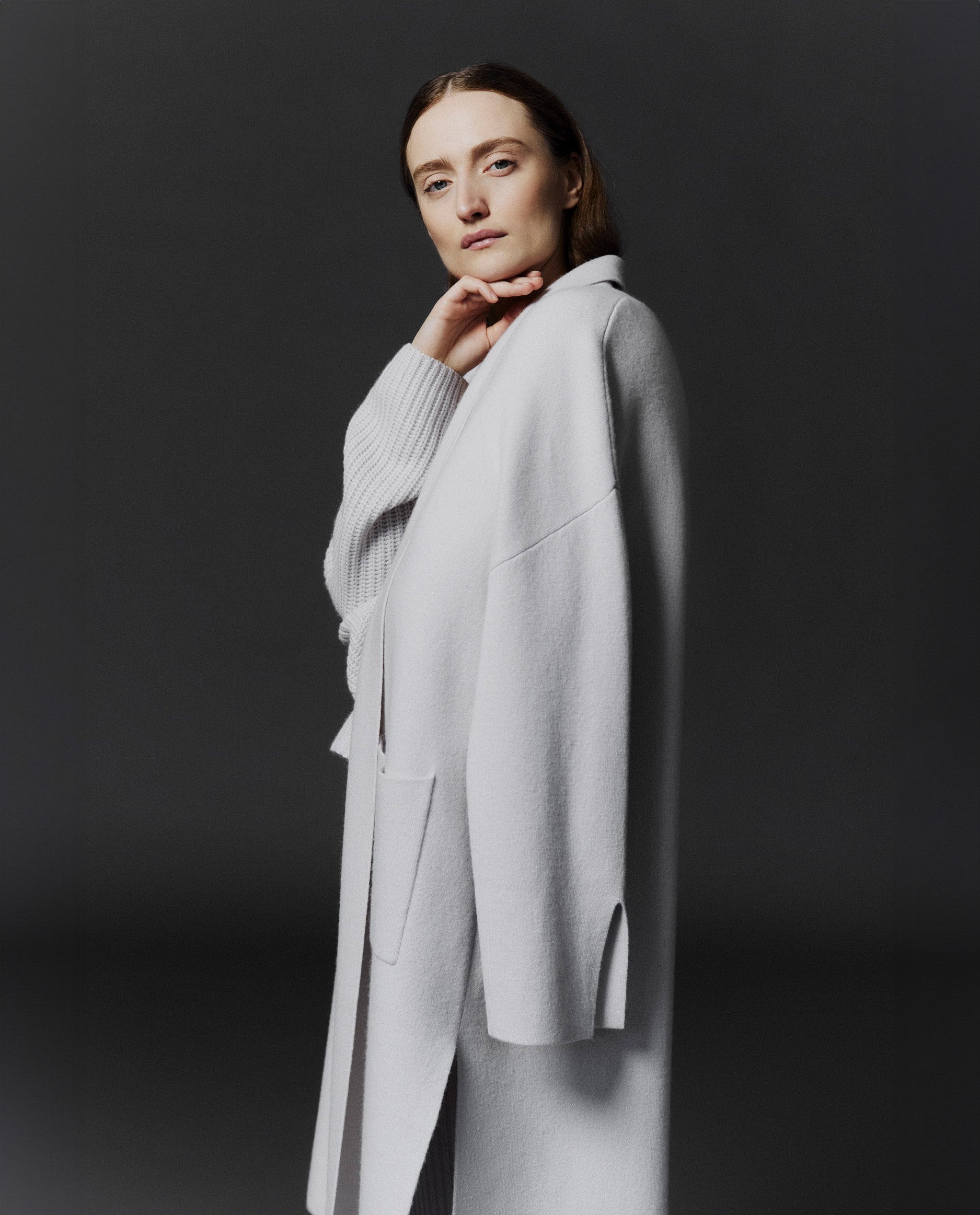 245-17600-17032-17671-0028 - Allude - 0 30% Cashmere 70% Wolle Active Damen Grau Langarm Lockerer Schnitt Mantel mittelschwerer Strick SAPG::245-17600 Winter 2024/2025 Wolle