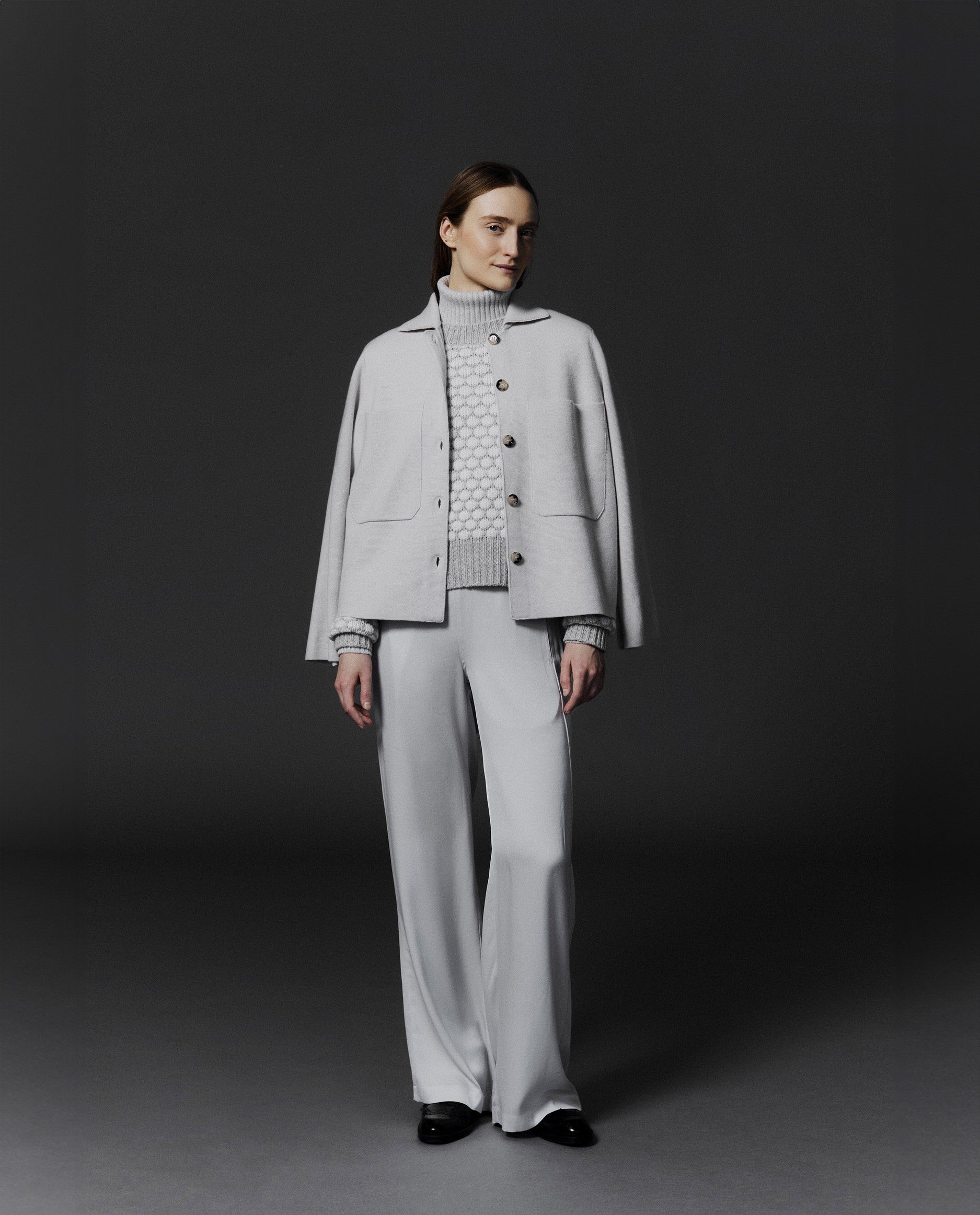 245-17770-17791-11234-3 - Allude - 0 30% Cashmere 70% Wolle Active Damen Gerade Passform Jacket Langarm mittelschwerer Strick SAPG::245-17770 Schwarz Winter 2024/2025 Wolle