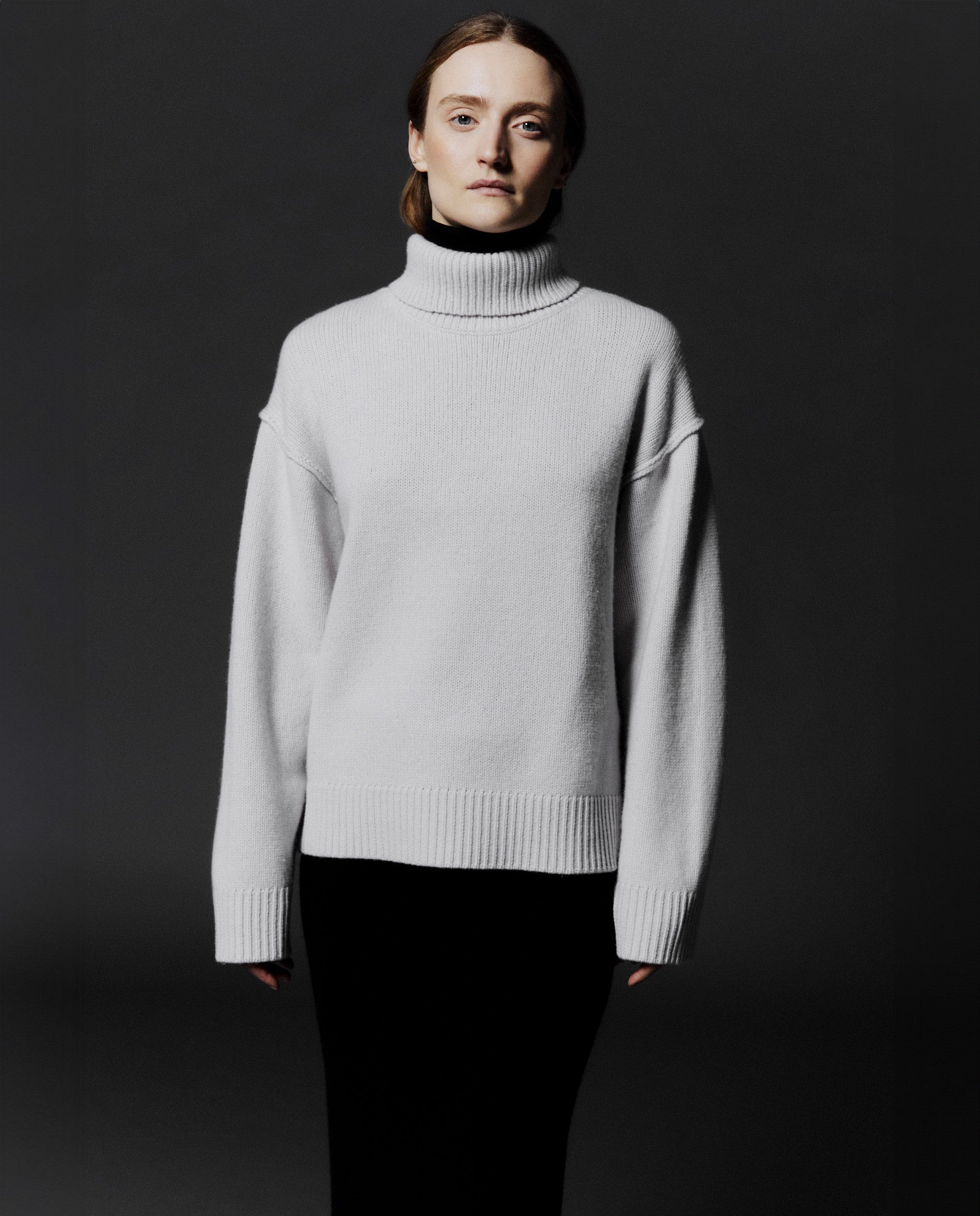 245-17801-17733-0563_2e3b3a99-6f0d-4214-ab4f-035dc6a6a2c8 - Allude - 30% Cashmere 70% Wolle Active Damen Grobstrick Langarm Lockerer Schnitt Navy Pullover Rollkragen SAPG::245-17801 Winter 2024/2025 Wolle