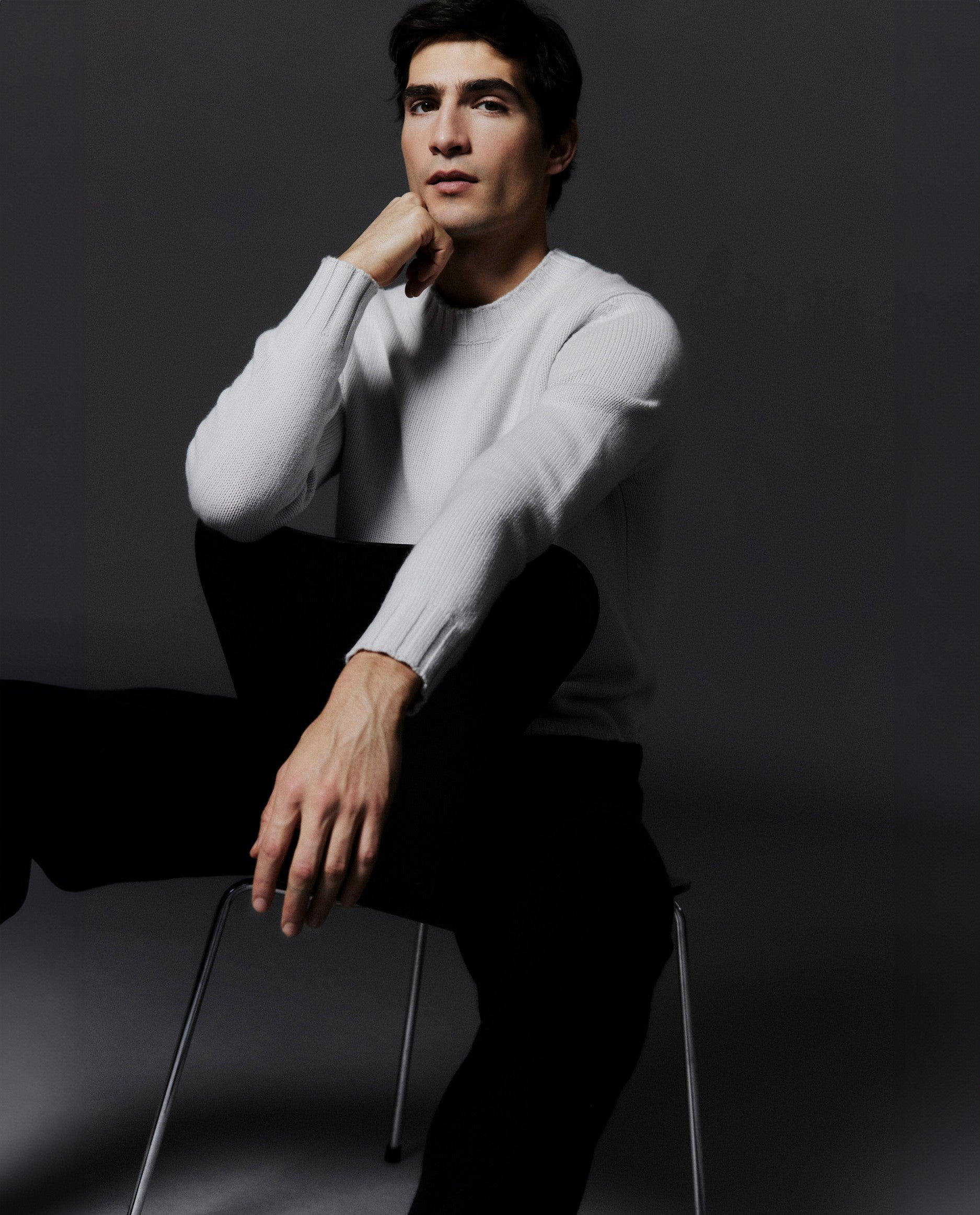 245-30001-30029-0161 - Allude - 100% Cashmere Active Basic Cashmere Gerade Passform Grau Grobstrick Herren Langarm Pullover Rundhalsausschnitt SAPG::245-30001 Winter 2024/2025