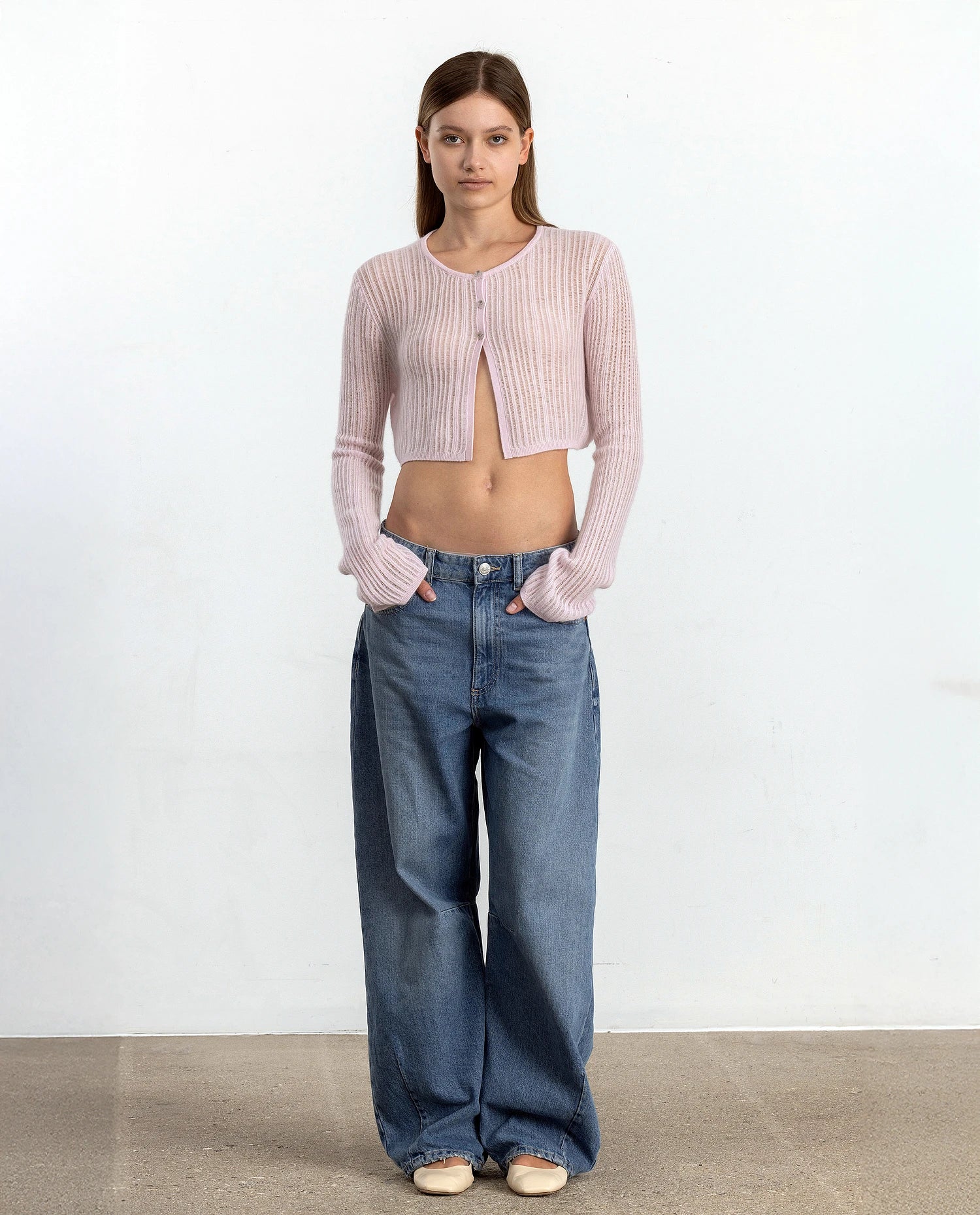 252-11200-60_2 - Allude - 100% Cashmere Active Cashmere Damen Feinstrick Gerade Passform Langarm Rose Rundhals SAPG::252-11200 Spring/Summer 2025 Strickjacke