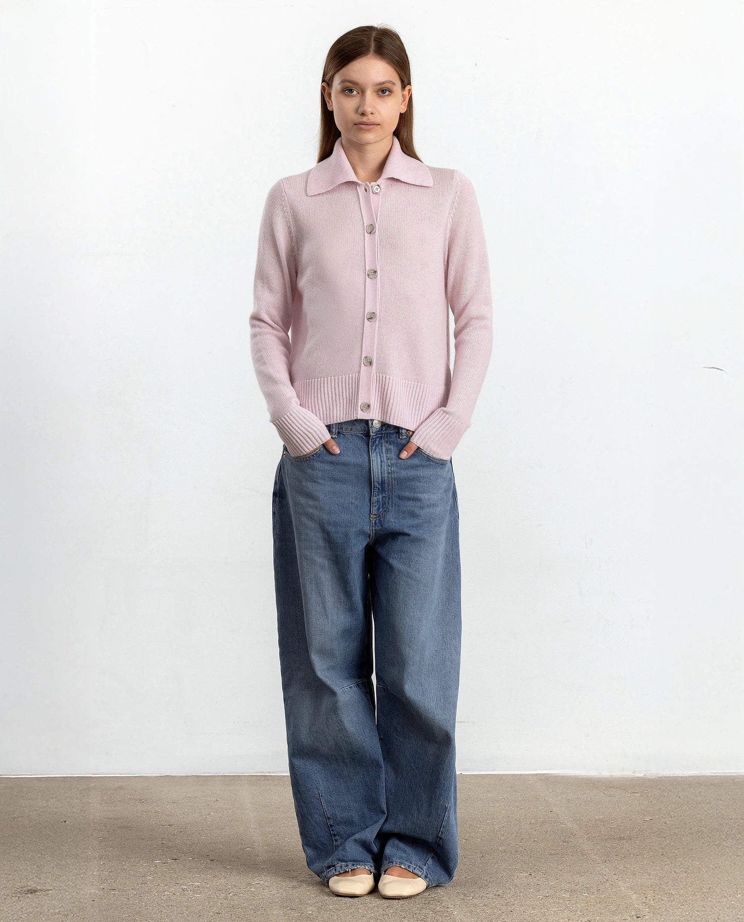252-11230-60_2 - Allude - 100% Cashmere Active Cashmere Damen Langarm Lockerer Schnitt mittelschwerer Strick Rose SAPG::252-11230 Spring/Summer 2025 Strickjacke