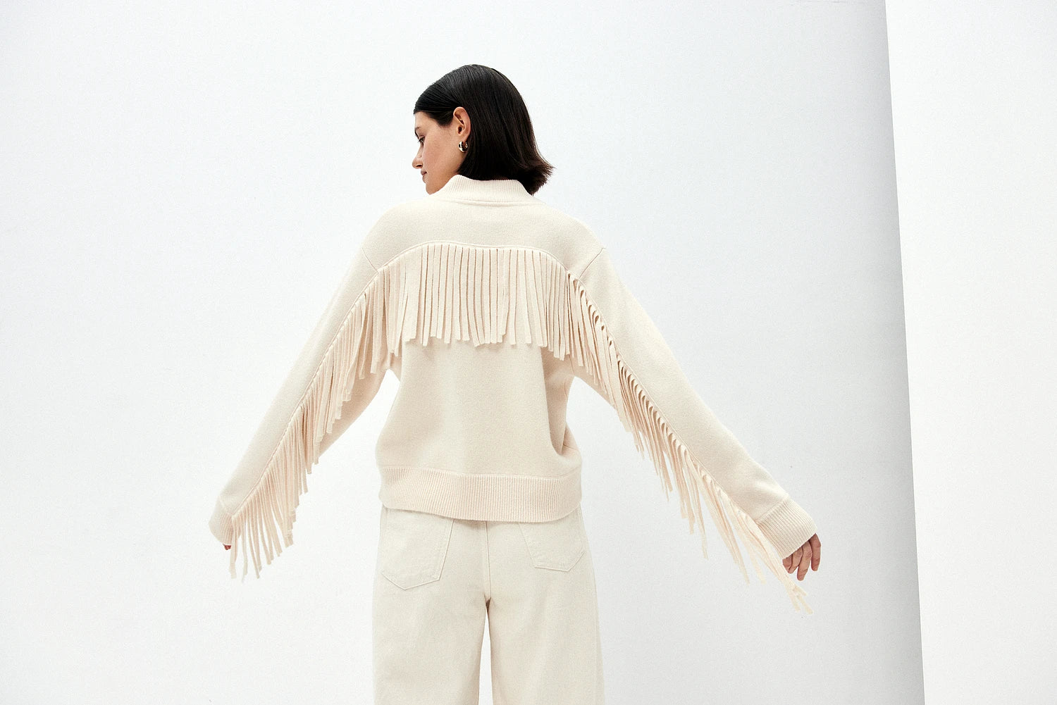 252-17100-41_12 - Allude - 30% Cashmere 70% Wolle Active Creme Damen Jacket Langarm Lockerer Schnitt mittelschwerer Strick Rundhals SAPG::252-17100 Spring/Summer 2025 Woll-Mischung