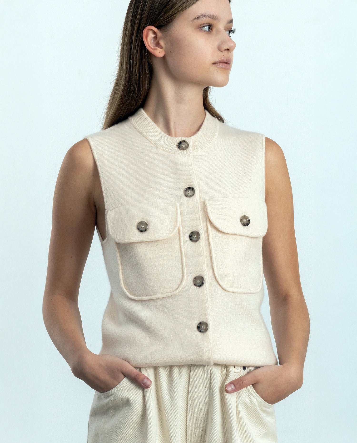 252-17605-41_20 - Allude - 30% Cashmere 70% Wolle Active Creme Damen Gerade Passform mittelschwerer Strick SAPG::252-17605 Spring/Summer 2025 Weste Woll-Mischung