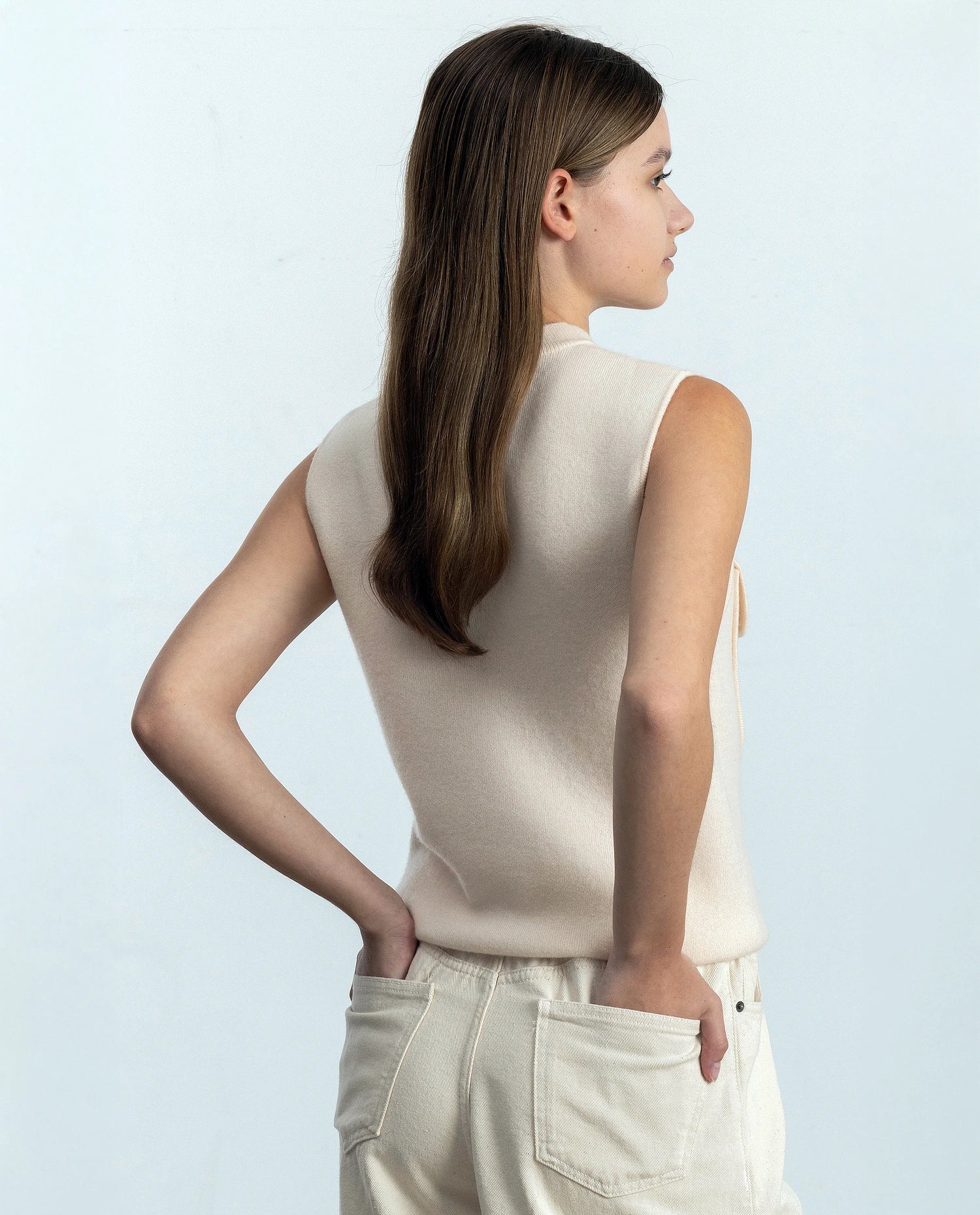 252-17605-41_21 - Allude - 30% Cashmere 70% Wolle Active Creme Damen Gerade Passform mittelschwerer Strick SAPG::252-17605 Spring/Summer 2025 Weste Woll-Mischung