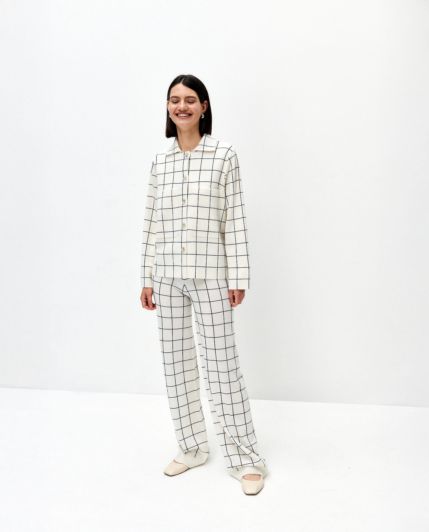 252-17623-4014_1 - Allude - 30% Cashmere 70% Wolle Active Damen Feinstrick Hose Lockerer Schnitt SAPG::252-17623 Spring/Summer 2025 Weiß Woll-Mischung