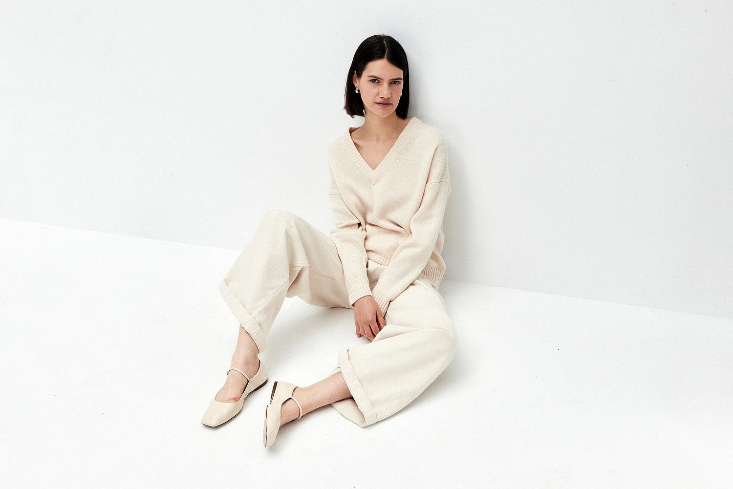 252-17646-41_11 - Allude - 30% Cashmere 70% Wolle Active Creme Damen Grobstrick Langarm Lockerer Schnitt Pullover SAPG::252-17646 Spring/Summer 2025 V-Ausschnitt Woll-Mischung