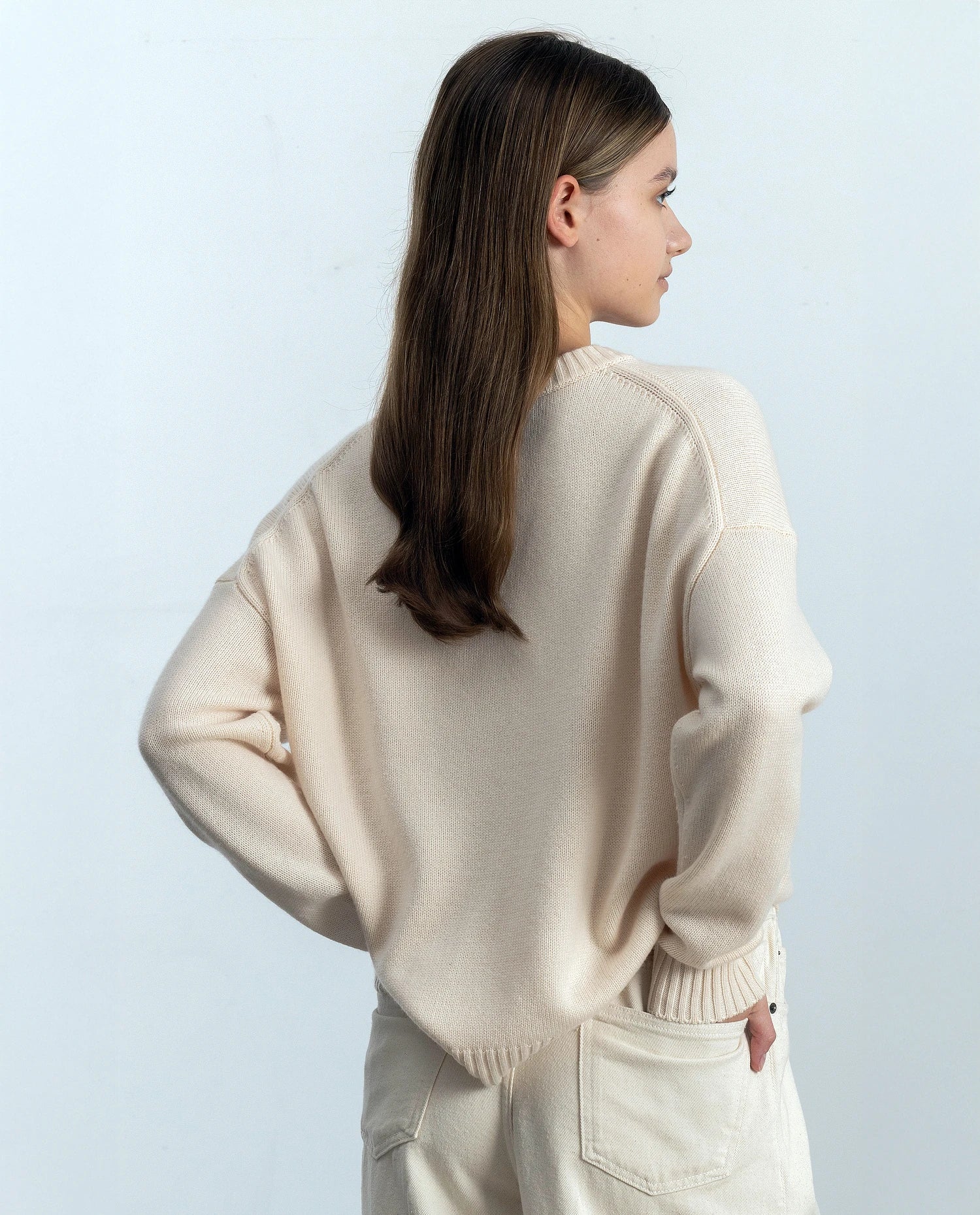 252-17646-41_21 - Allude - 30% Cashmere 70% Wolle Active Creme Damen Grobstrick Langarm Lockerer Schnitt Pullover SAPG::252-17646 Spring/Summer 2025 V-Ausschnitt Woll-Mischung