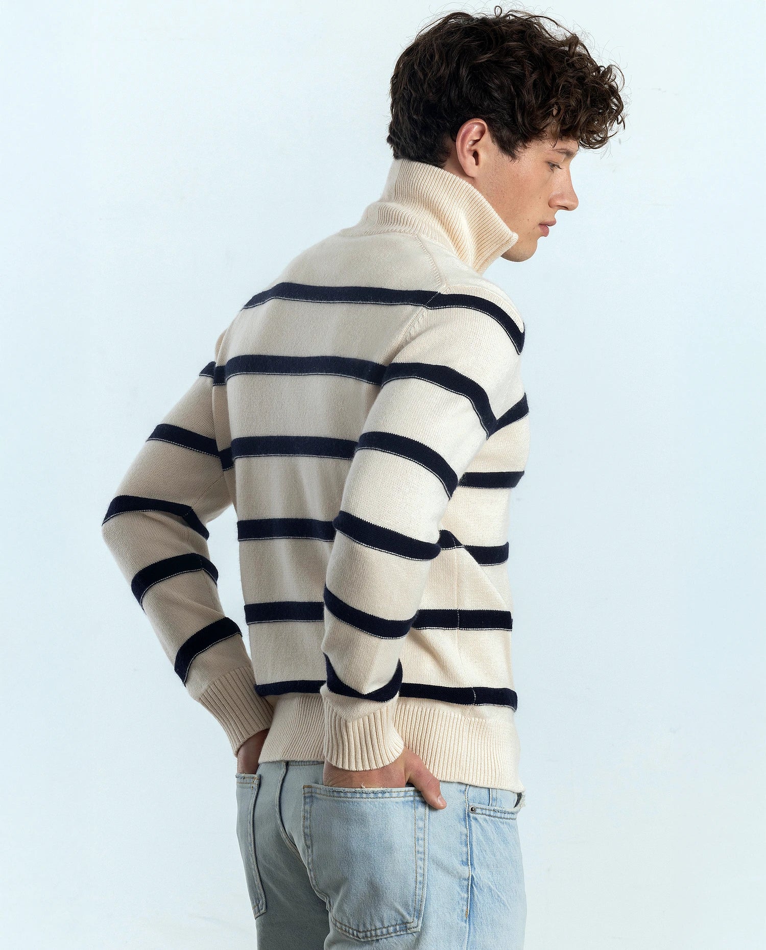 252-35020-4114_21 - Allude - 30% Cashmere 70% Baumwolle Active Allude x Eisbach Baumwoll-Mischung Beige Gerade Passform Herren Langarm mittelschwerer Strick Pullover SAPG::252-35020 Spring/Summer 2025 Stehkragen