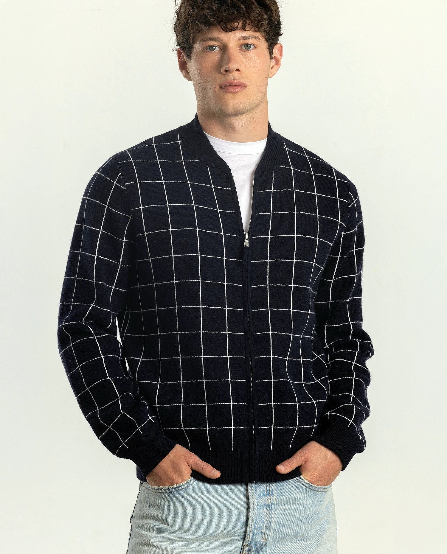 252-35030-1440_20 - Allude - 30% Cashmere 70% Baumwolle Active Allude x Eisbach Baumwoll-Mischung Herren Jacket Langarm Lockerer Schnitt mittelschwerer Strick Navy SAPG::252-35030 Spring/Summer 2025