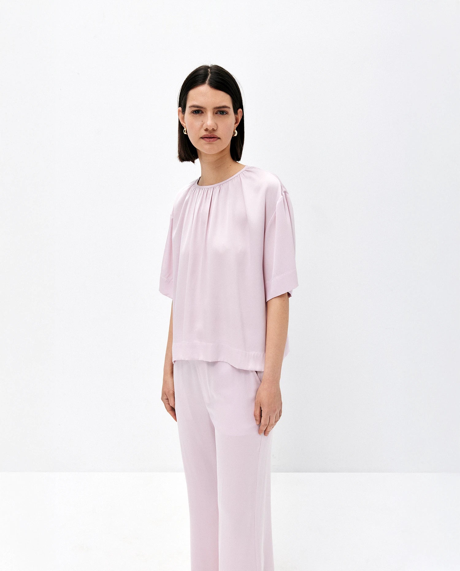 252-84012-60_10 - Allude - 7% Elastan 93% Seide Active Bluse Damen Halbarm Lockerer Schnitt Rose SAPG::252-84012 Seide Spring/Summer 2025