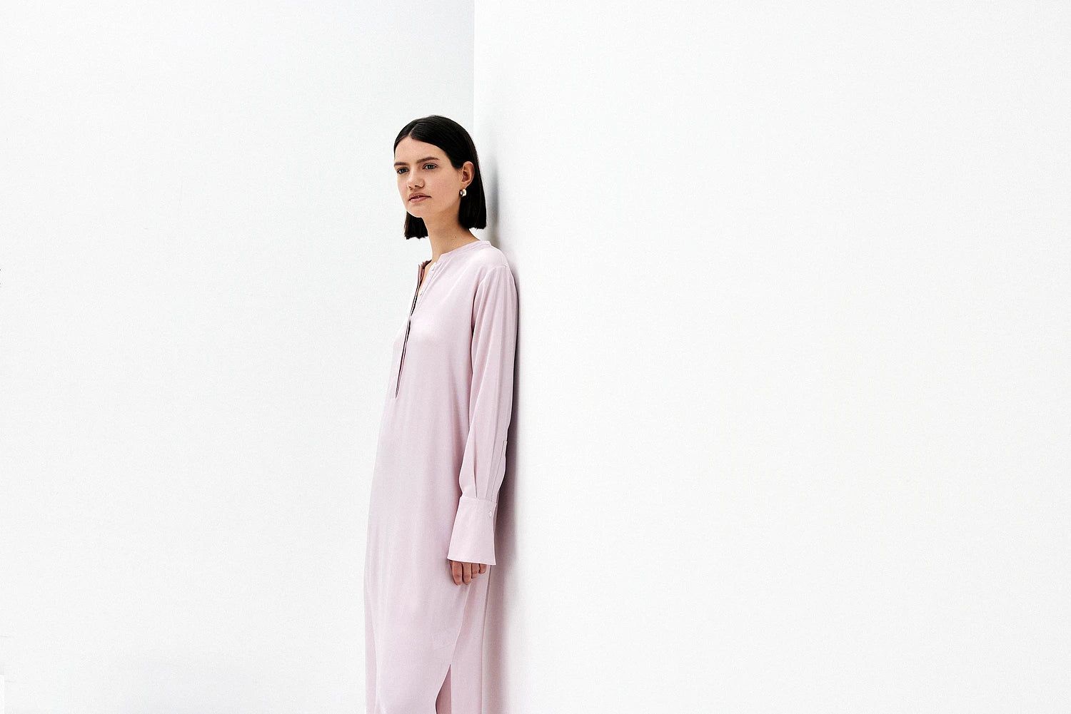 252-84013-60_10 - Allude - 7% Elastan 93% Seide Active Damen Kleid Langarm Lockerer Schnitt Rose SAPG::252-84013 Seide Spring/Summer 2025