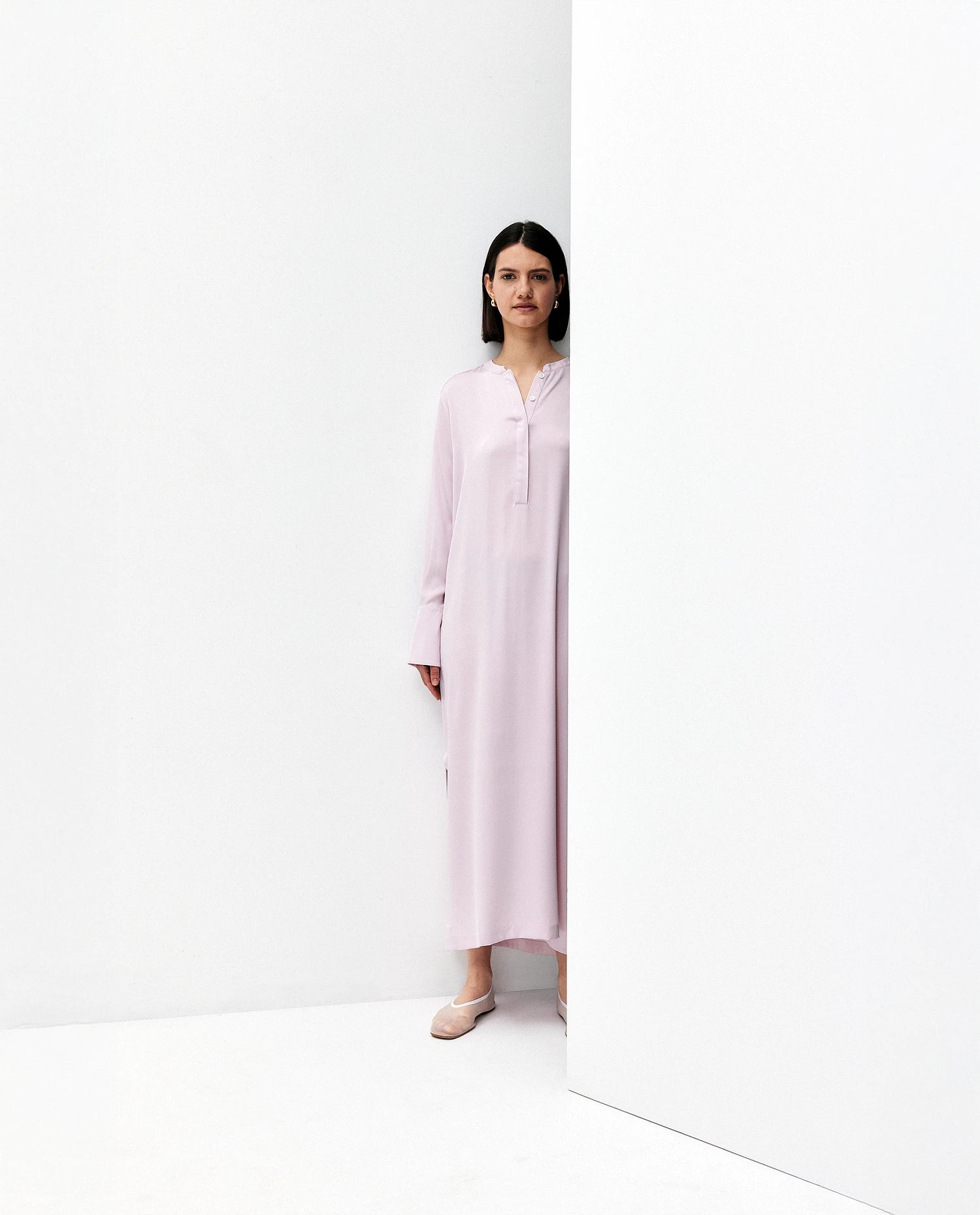 252-84013-60_11 - Allude - 7% Elastan 93% Seide Active Damen Kleid Langarm Lockerer Schnitt Rose SAPG::252-84013 Seide Spring/Summer 2025