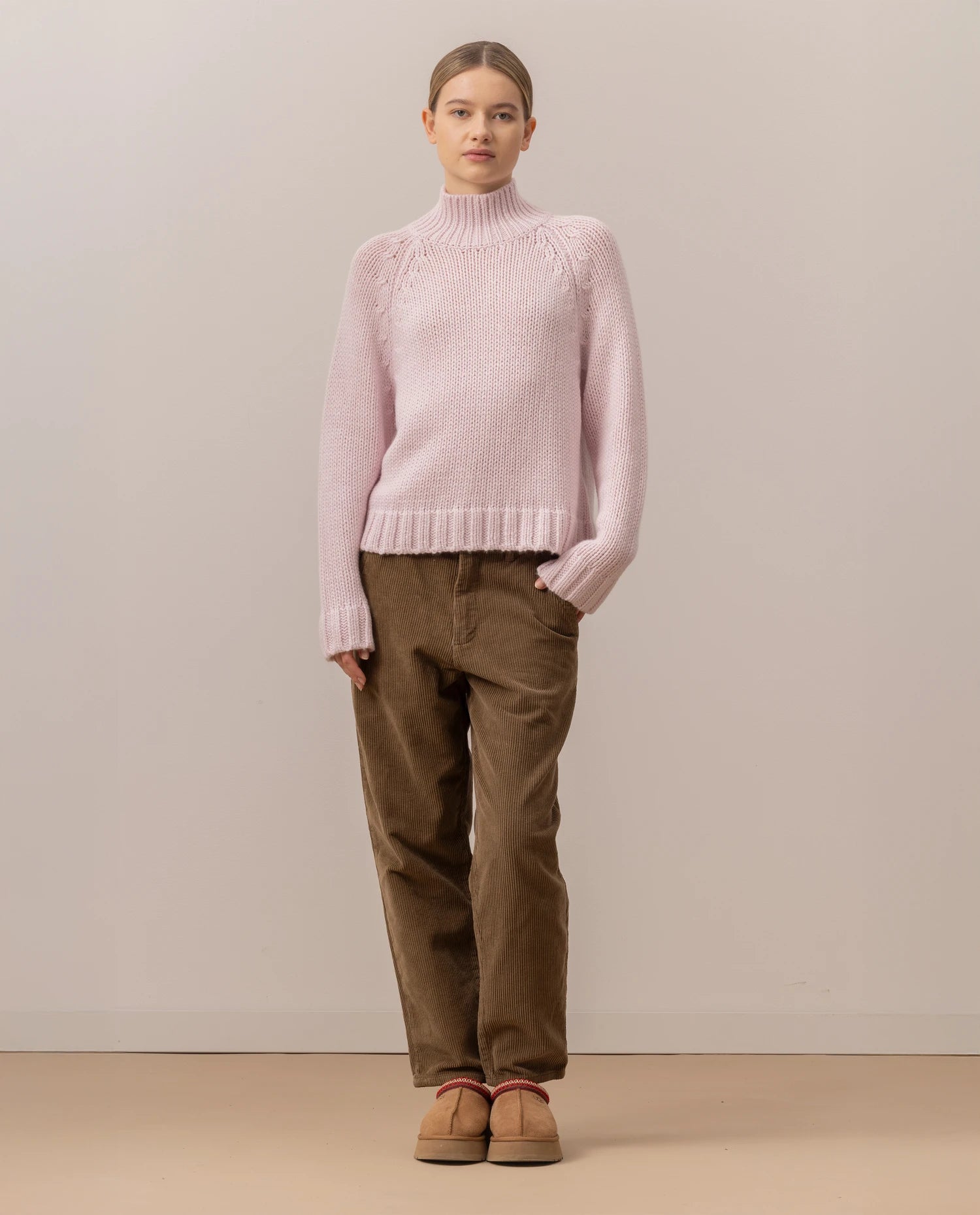 255-11162-60_20 - Allude - 100% Cashmere Active Damen Fall/Winter 2025/2026 Flachstrick Gerade Passform Grobstrick NEW Pullover Rose SAPG::255-11162 Stehkragen