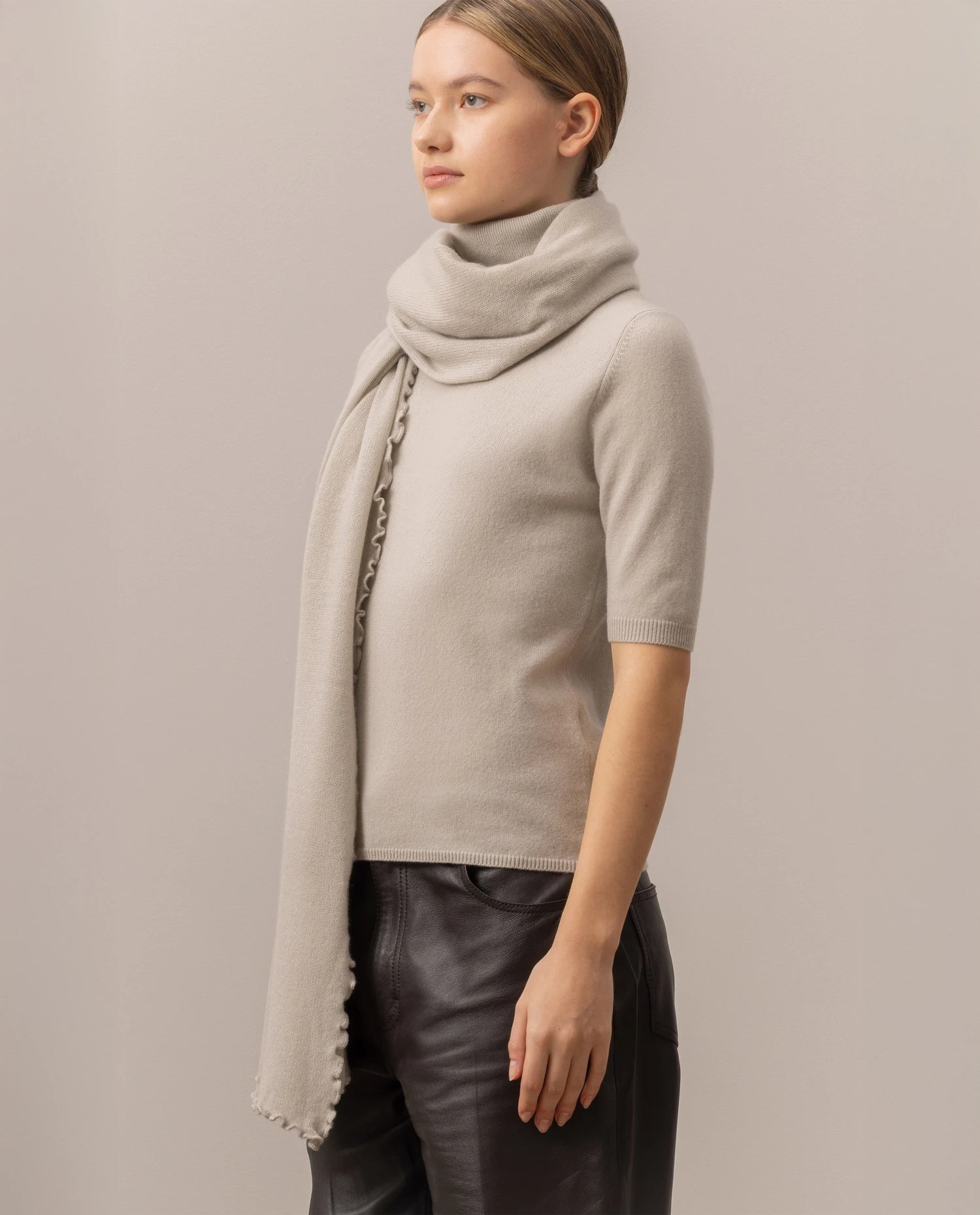 255-11221-82_20 - Allude - 0 100% Cashmere Active Damen Fall/Winter 2025/2026 Feinstrick Flachstrick Grau NEW SAPG::255-11221 Schal