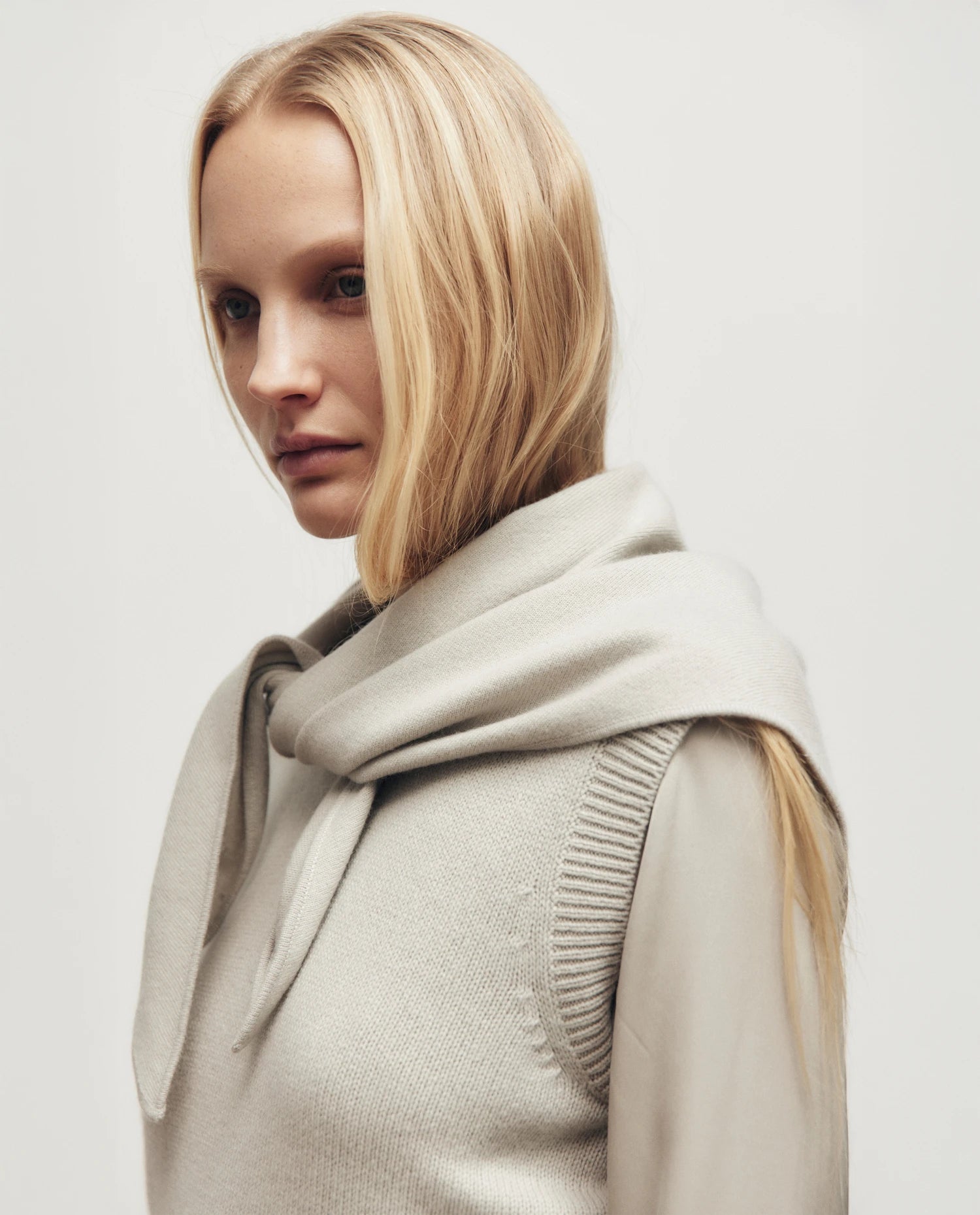 255-11222-82_10 - Allude - 0 100% Cashmere Active Damen Fall/Winter 2025/2026 Feinstrick Flachstrick Grau NEW SAPG::255-11222 Schal