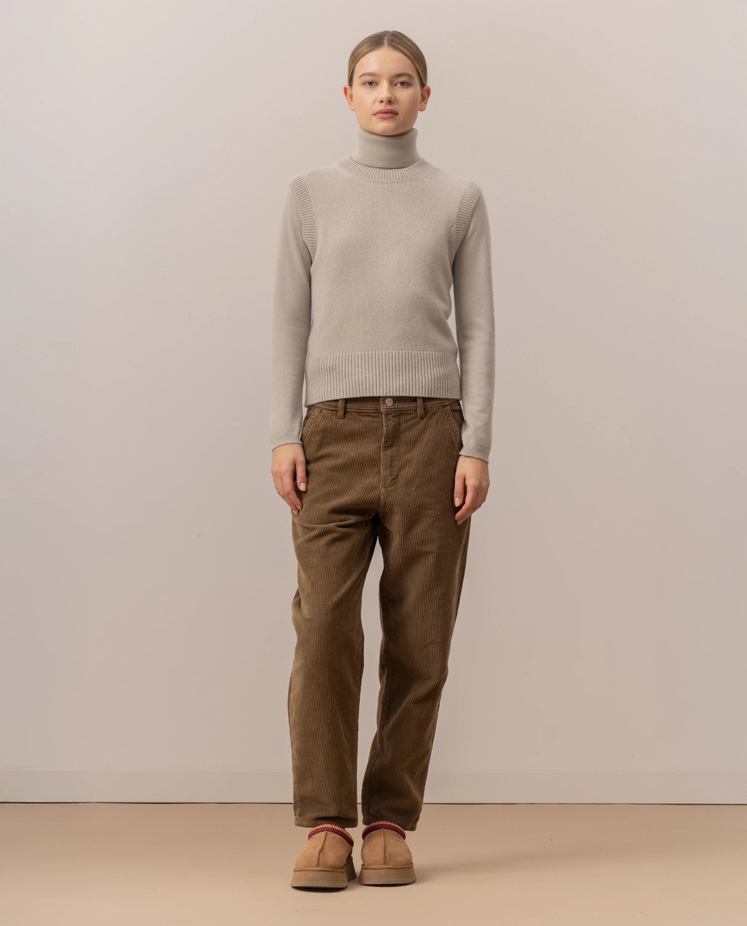 255-11234-82_20 - Allude - 100% Cashmere Active Damen Fall/Winter 2025/2026 Flachstrick Gerade Passform Grau mittelschwerer Strick NEW Pullover Rundhals SAPG::255-11234