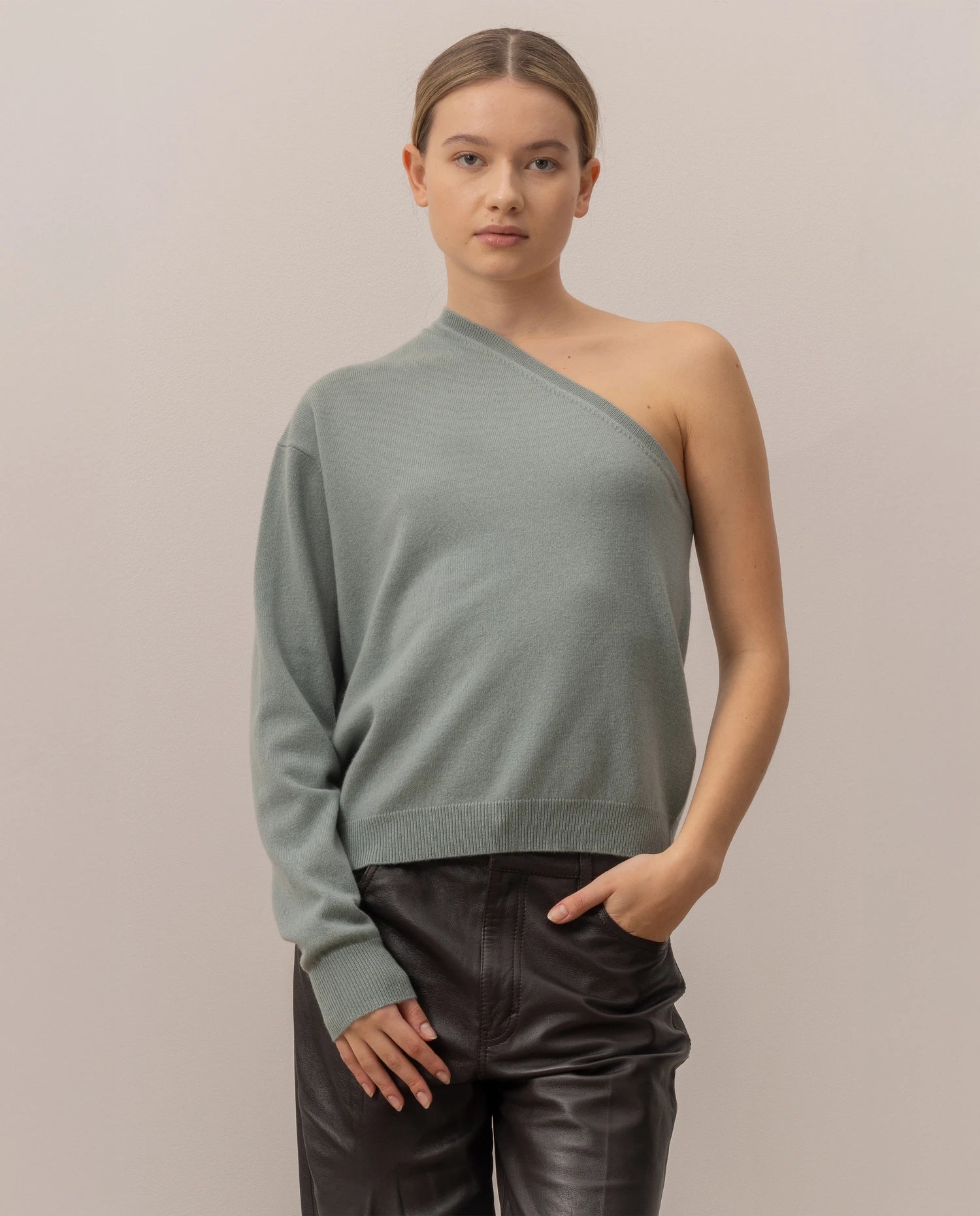 255-17091-31_20 - Allude - 30% Cashmere 70% Wolle Active Damen Fall/Winter 2025/2026 Feinstrick Flachstrick Grün Lockerer Schnitt NEW Pullover Rundhals SAPG::255-17091