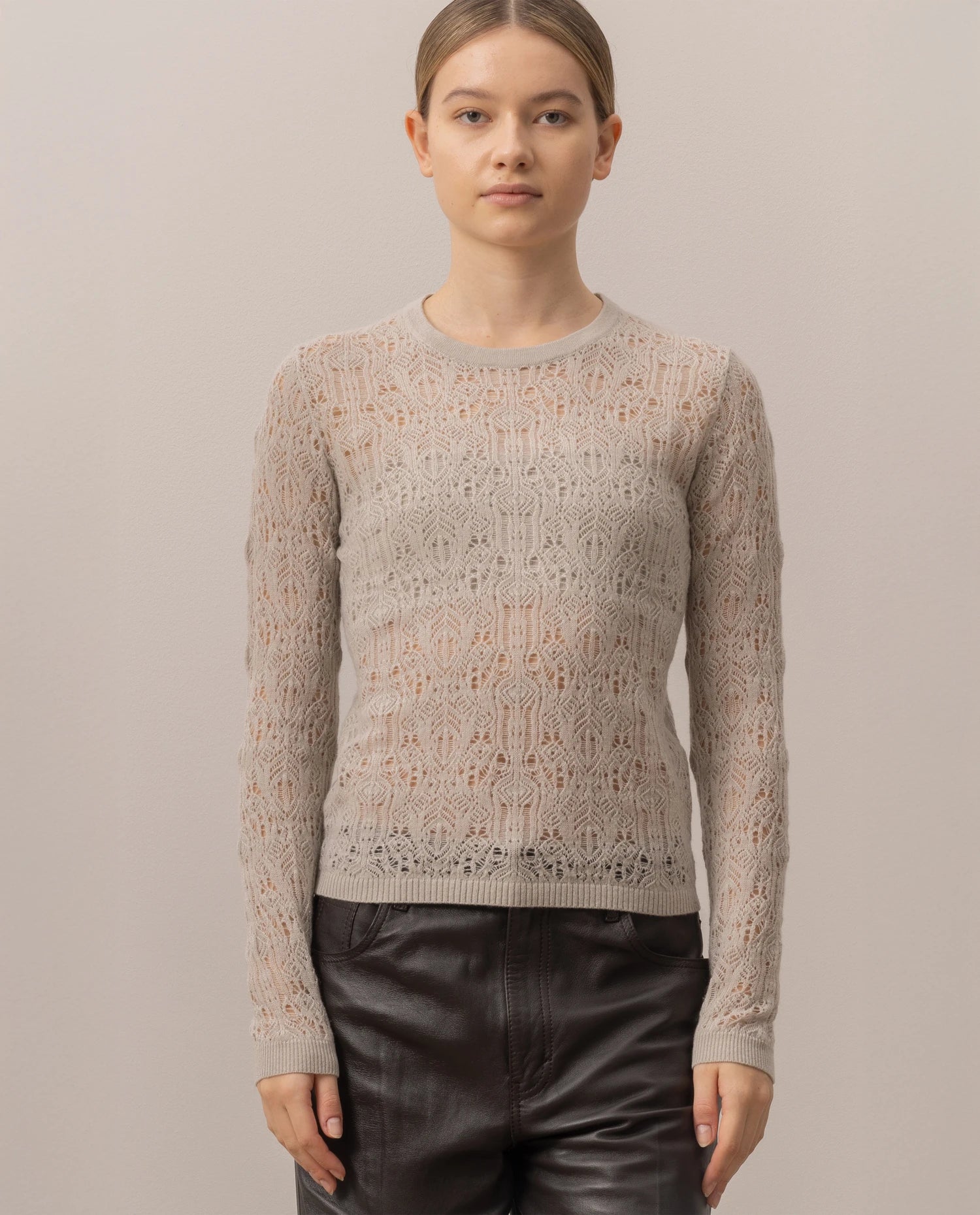 255-17661-82_20 - Allude - 30% Cashmere 70% Wolle Active Ajour-Strick Damen Enger Schnitt Fall/Winter 2025/2026 Feinstrick Grau NEW Pullover Rundhals SAPG::255-17661