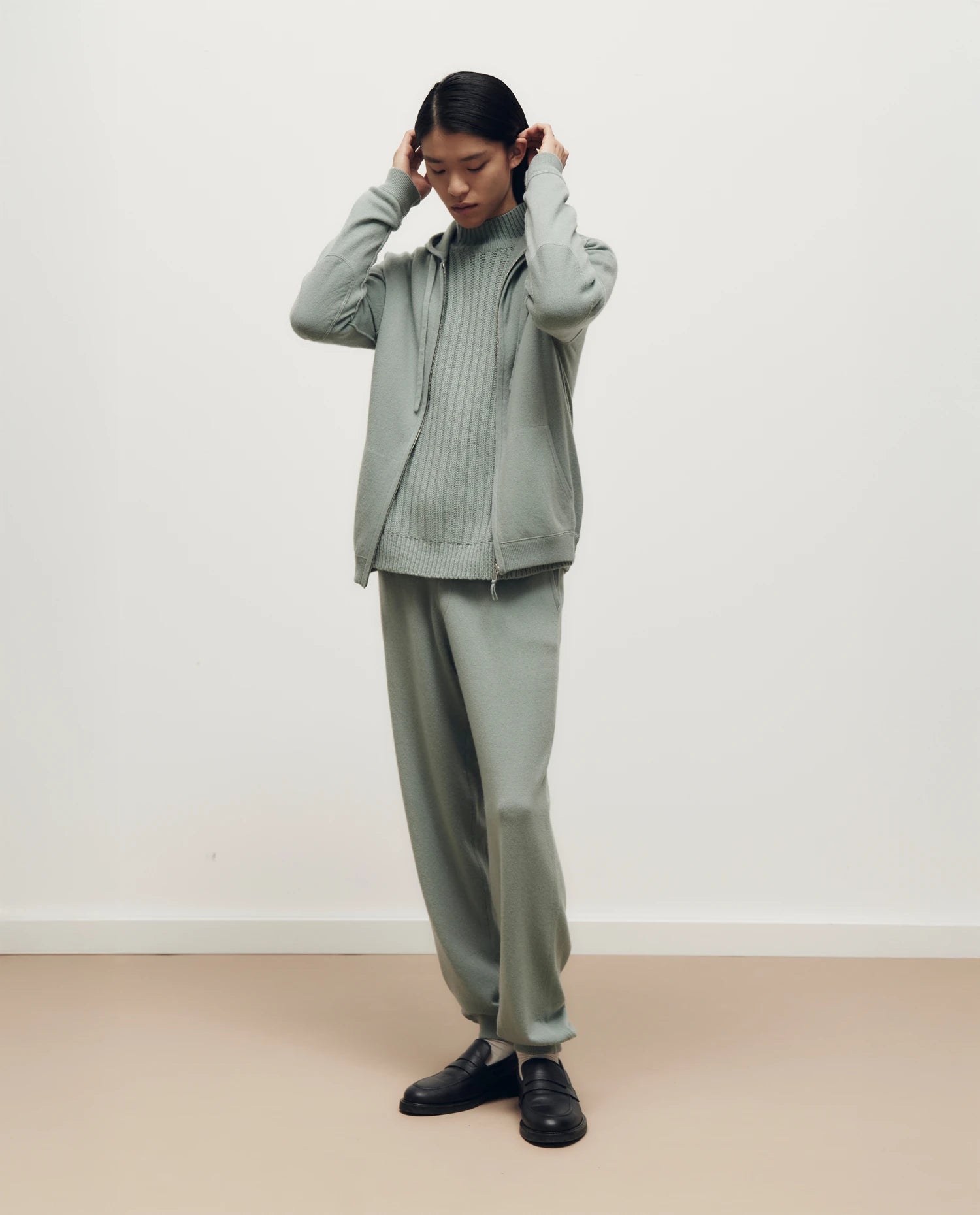 255-37011-31_10 - Allude - 0 30% Cashmere 70% Wolle Active Fall/Winter 2025/2026 Feinstrick Flachstrick Gerade Passform Grün Herren Hose NEW SAPG::255-37011