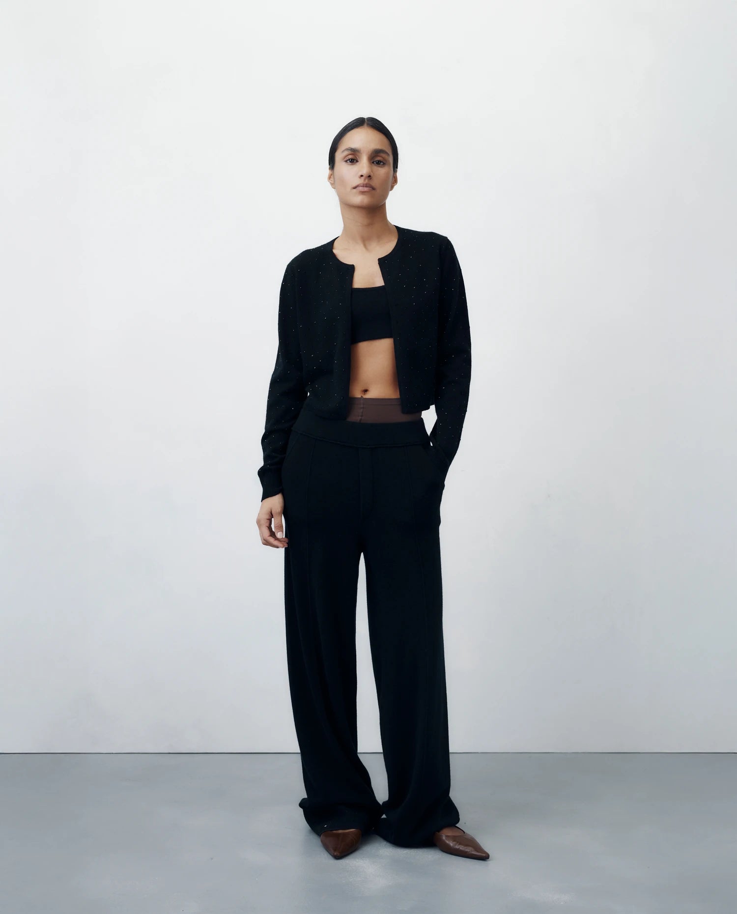 256-20673-90_11 - Allude - 30% Cashmere 70% Wolle Active Damen Holiday 2026 Hose SAPG::256-20673 Schwarz Stehkragen Wolle