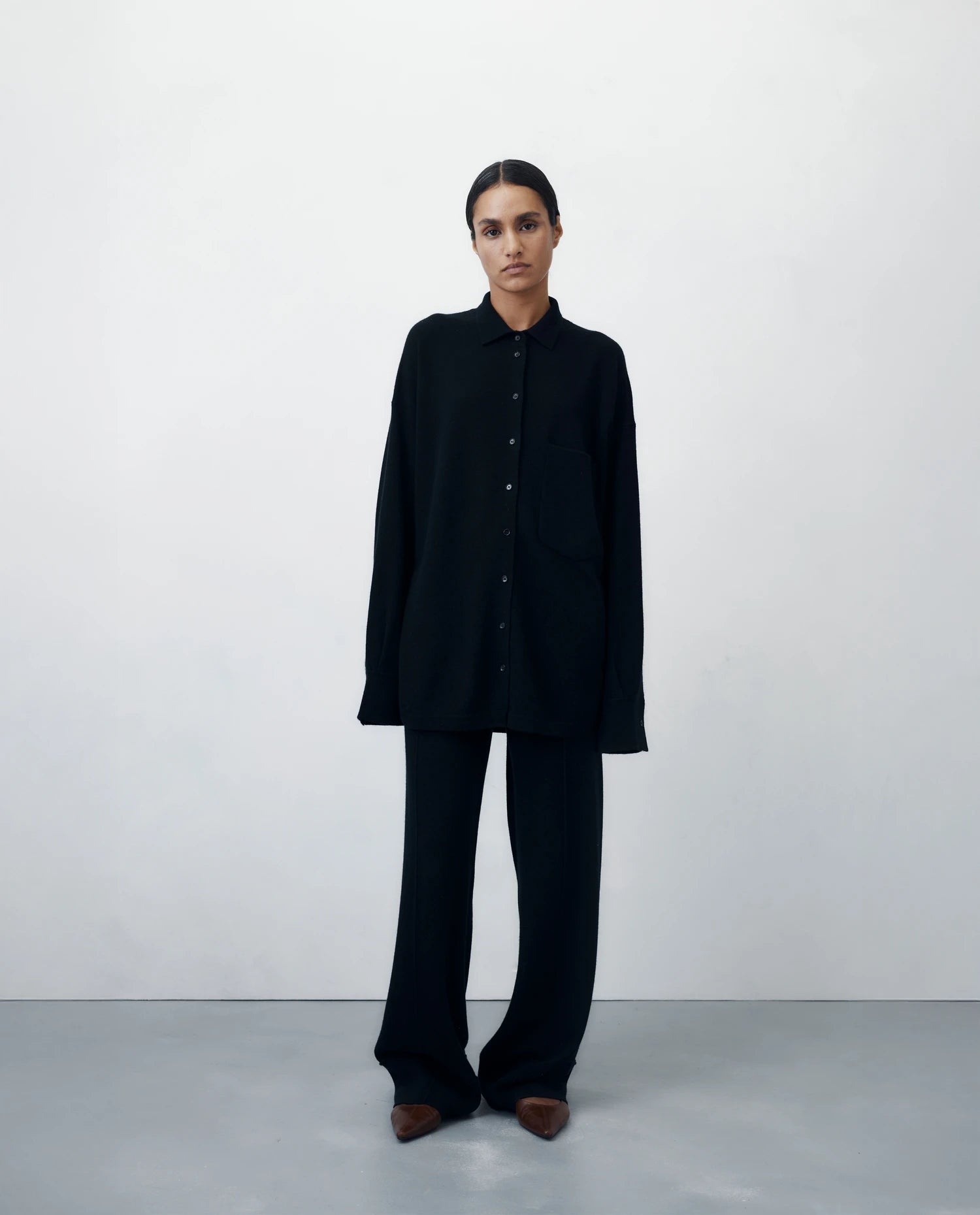 256-20673-90_7 - Allude - 30% Cashmere 70% Wolle Damen Holiday 2026 Hose SAPG::256-20673 Schwarz Stehkragen Wolle