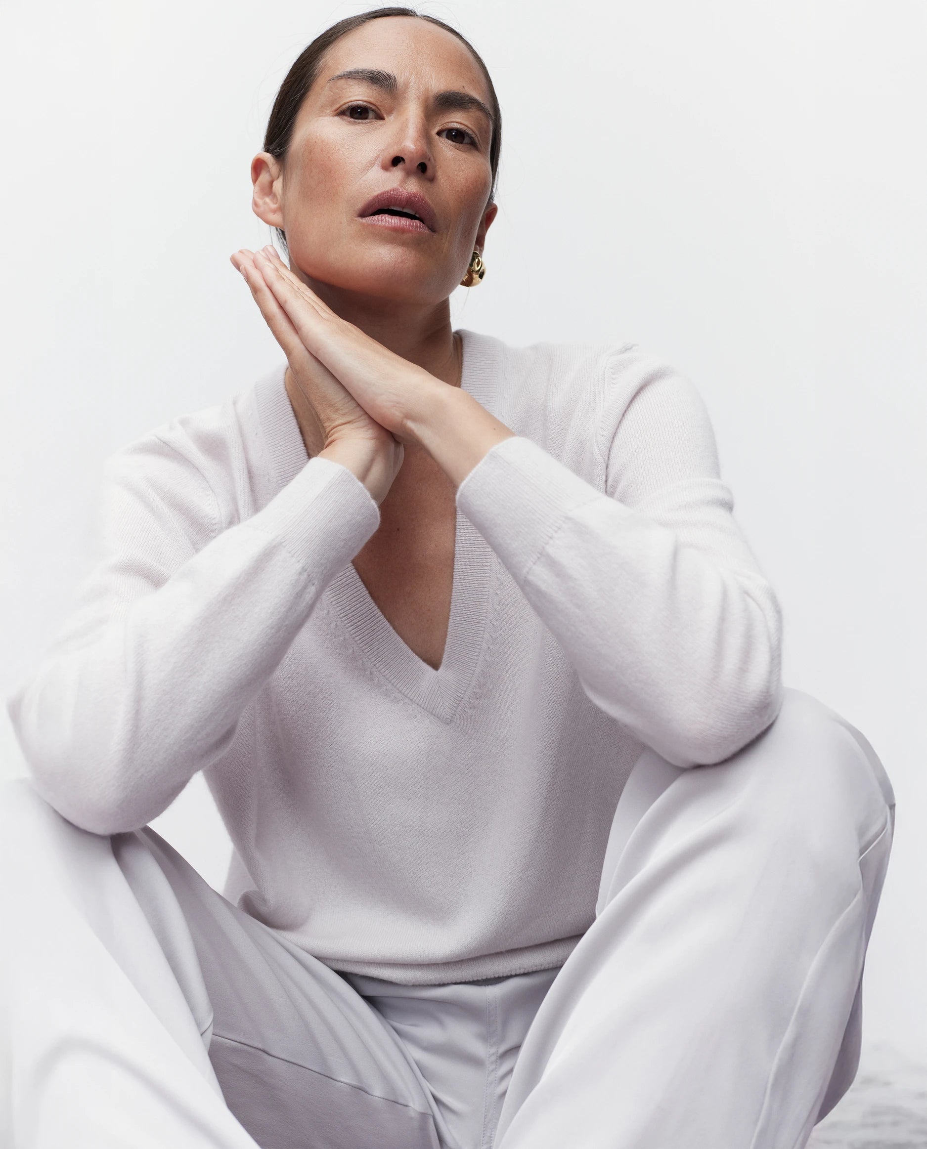 262-11191-80_2488 - Allude - 100% Cashmere Active Cashmere Damen Grau Langarm Pullover SAPG::262-11191 Spring/Summer 2026 V-Ausschnitt