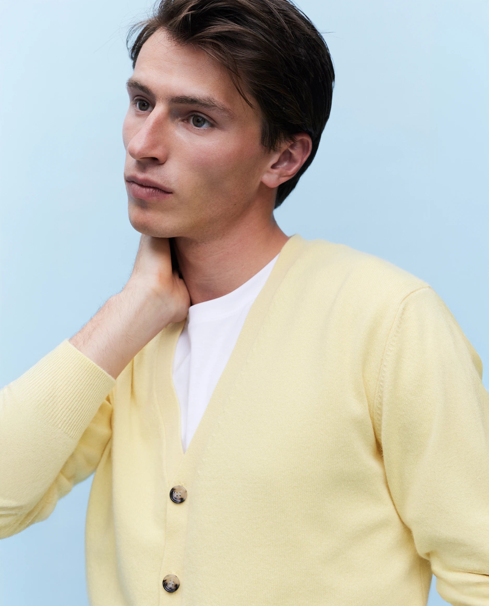 262-30022-21_5057 - Allude - 100% Cashmere Active Cashmere Gelb Herren Langarm NEW SAPG::262-30022 Spring/Summer 2026 Strickjacke V-Ausschnitt