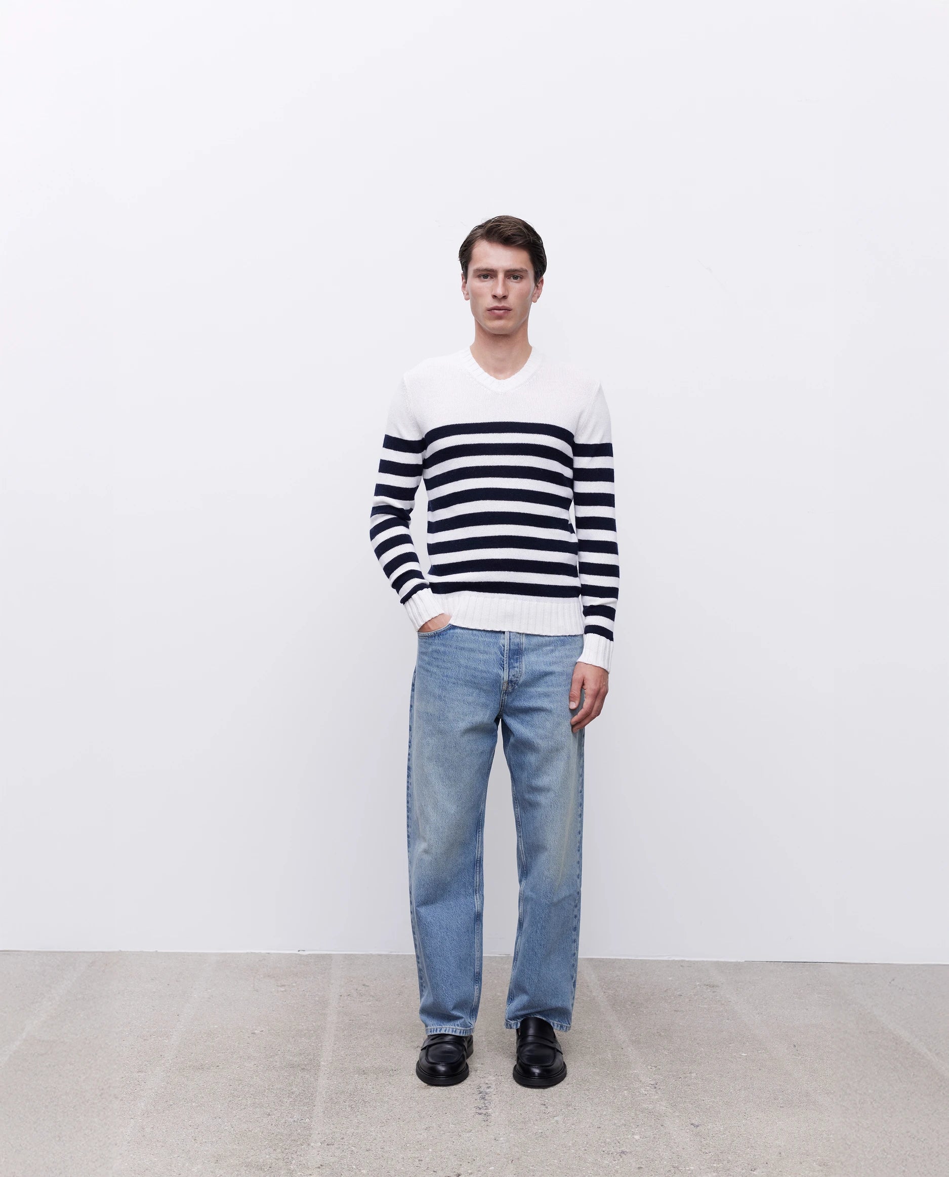 262-35021-4014_3411 - Allude - 30% Cashmere 70% Baumwolle Baumwolle Herren Langarm Pullover SAPG::262-35021 Spring/Summer 2026 V-Ausschnitt Weiß