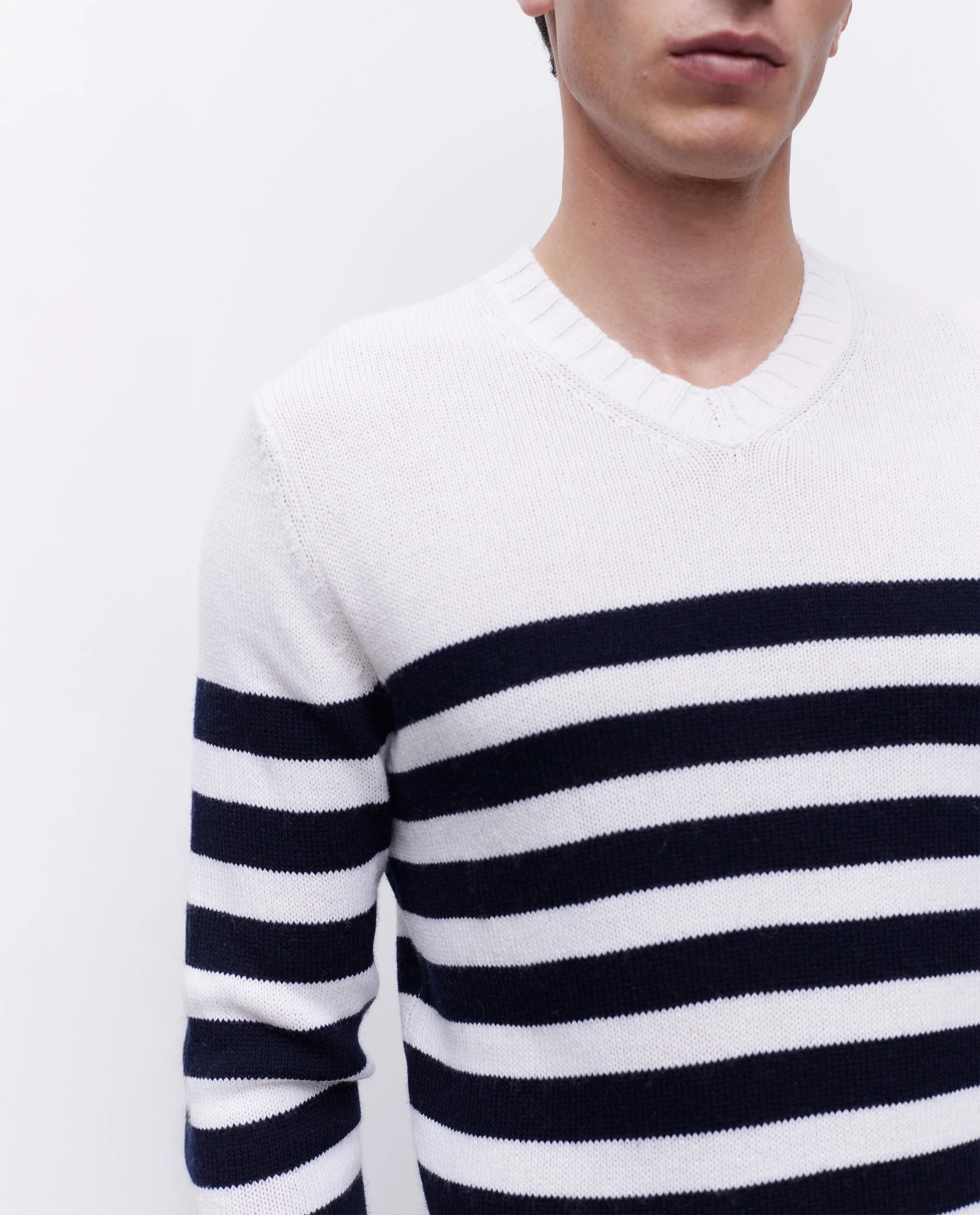 262-35021-4014_3423 - Allude - 30% Cashmere 70% Baumwolle Baumwolle Herren Langarm Pullover SAPG::262-35021 Spring/Summer 2026 V-Ausschnitt Weiß