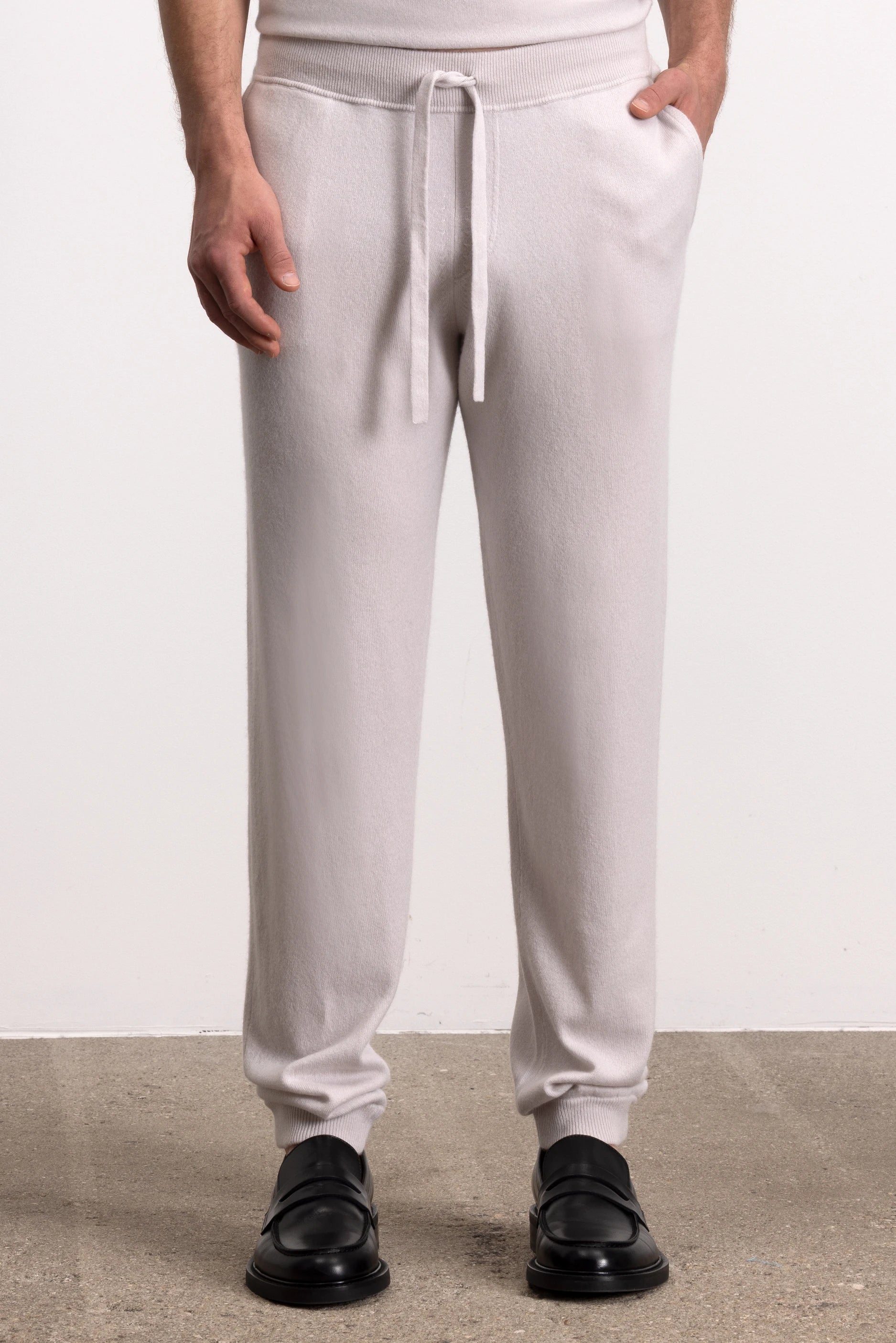 262-37011-80_5 - Allude - 30% Cashmere 70% Wolle Active Grau Herren Hose NEW SAPG::262-37011 Spring/Summer 2026 Unterteile Wolle