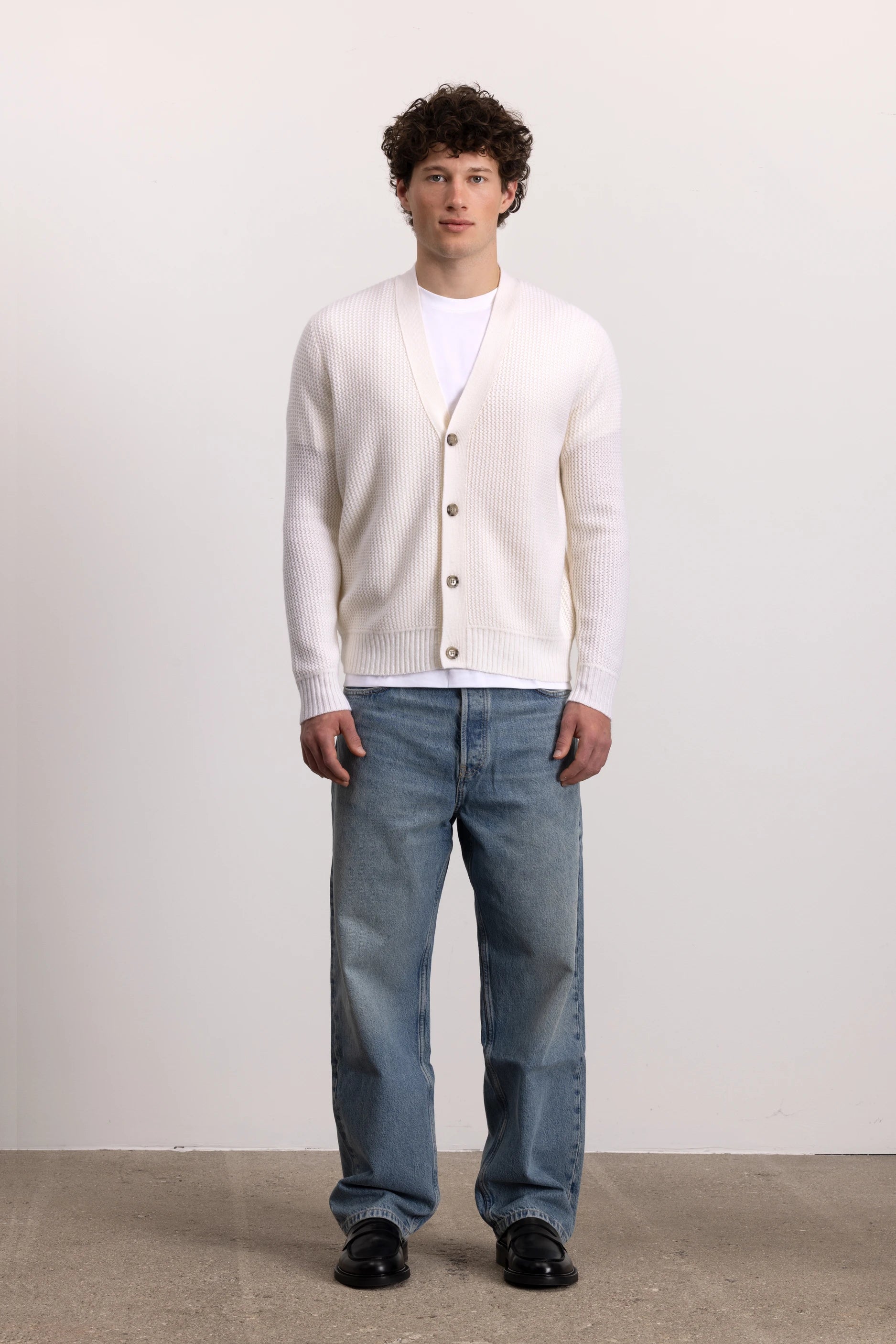 262-37050-40_5 - Allude - 30% Cashmere 70% Wolle Active Herren Langarm NEW SAPG::262-37050 Spring/Summer 2026 Strickjacke V-Ausschnitt Weiß Wolle