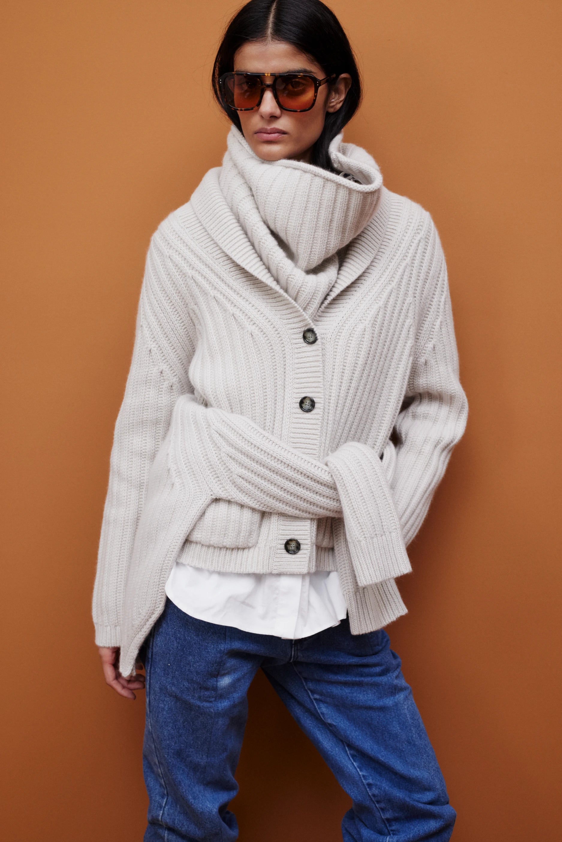 265-11123-43-S_8_c3e5ea91-ab4a-469f-9524-71aec9b3a2d3 - Allude - 100% Cashmere Active Beige Cashmere Damen Fall/Winter 2026/2027 Halbarm NEW Pullover SAPG::265-11123 Stehkragen