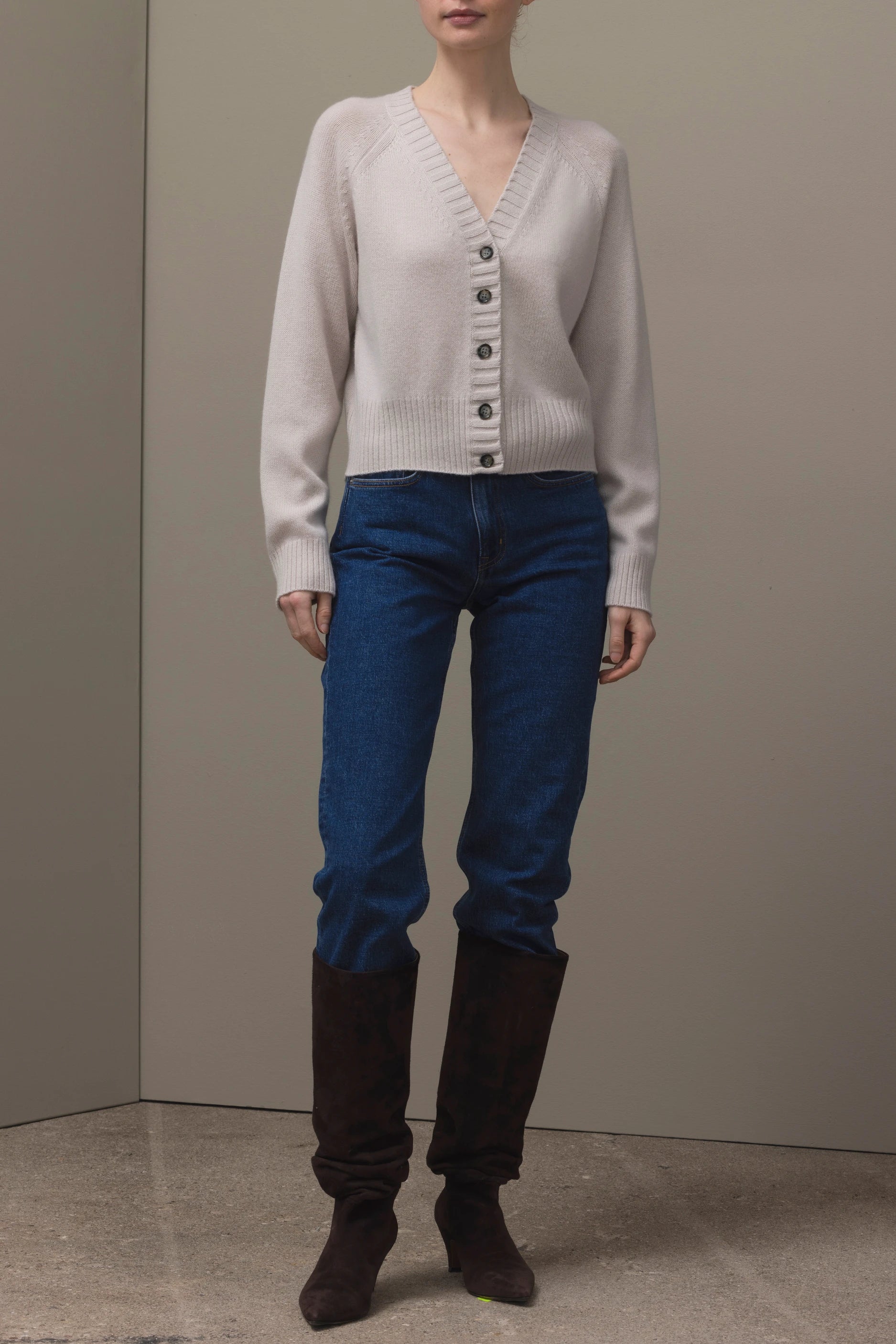 265-11200-43-S_1_2c8375dd-36c1-41b9-b933-91ead03a8bb6 - Allude - 100% Cashmere Active Beige Cashmere Damen Fall/Winter 2026/2027 Langarm NEW SAPG::265-11200 Strickjacke V-Ausschnitt