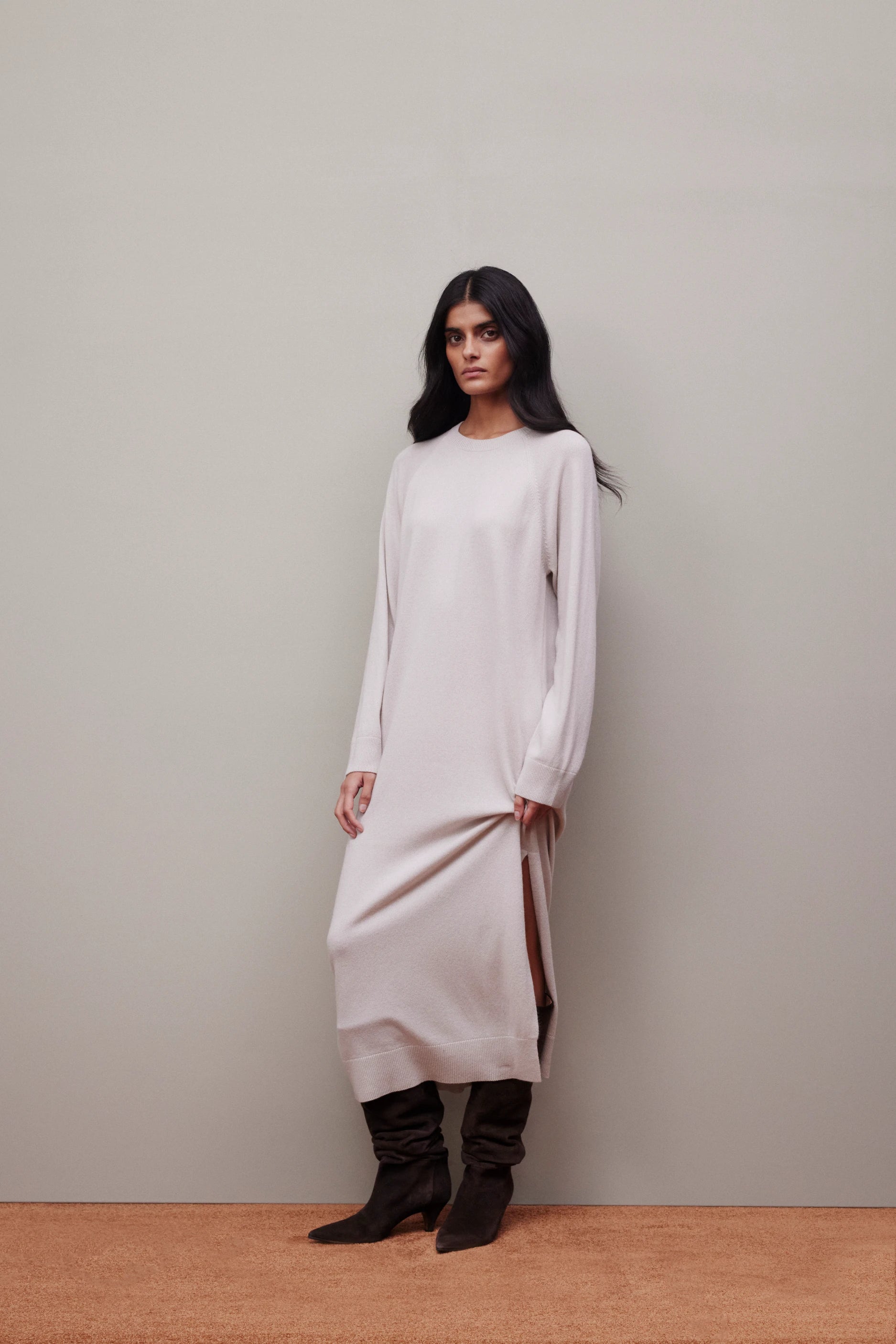 265-17014-43-S_8_a34bd4a9-113e-4e9c-8196-c41fb5290ede - Allude - 30% Cashmere 70% Wolle Active Beige Damen Fall/Winter 2026/2027 Halbarm Kleid NEW Rundhals SAPG::265-17014 Wolle
