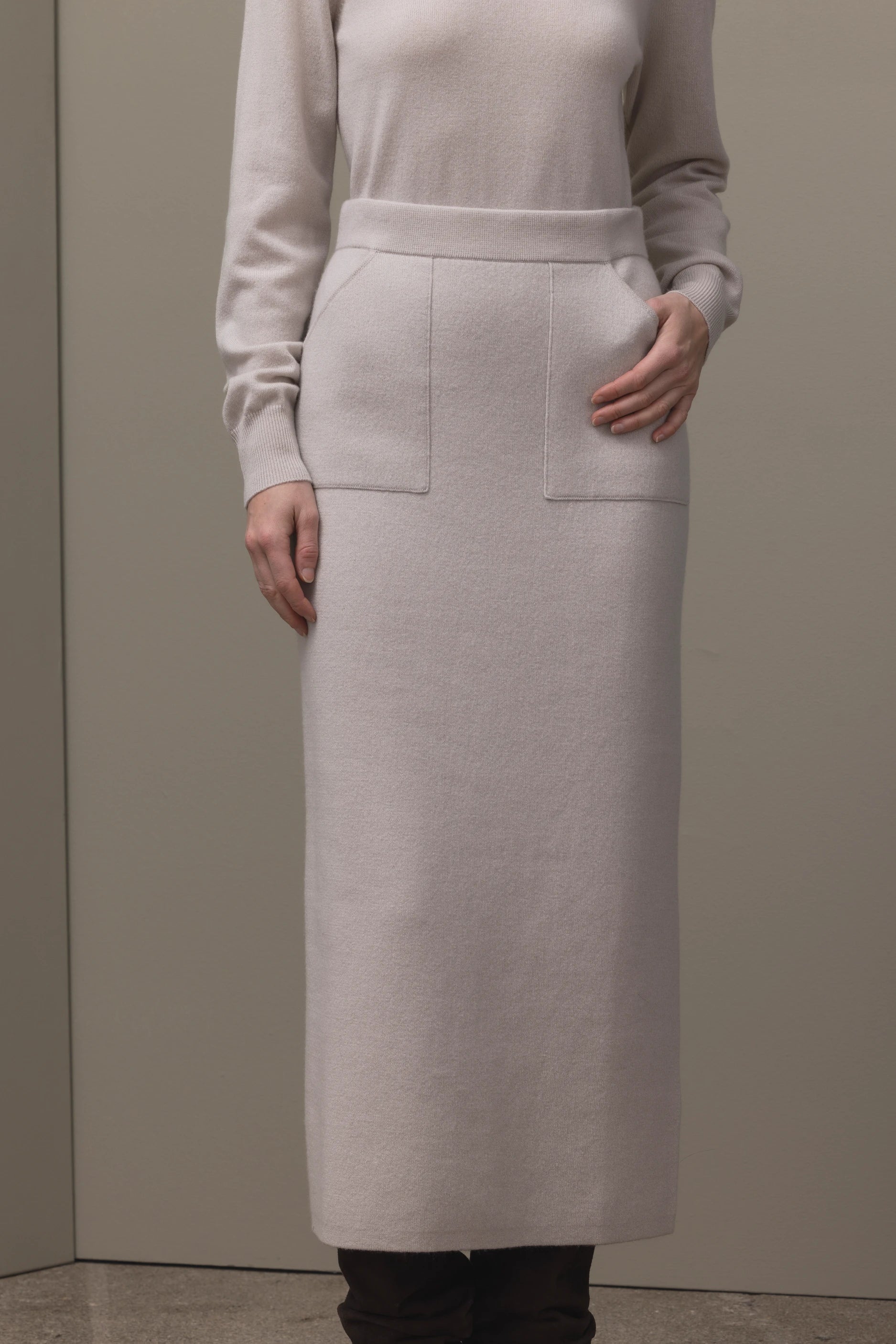 265-17605-43-S_2 - Allude - 30% Cashmere 70% Wolle Active Beige Damen Fall/Winter 2026/2027 NEW Rock SAPG::265-17605 Wolle