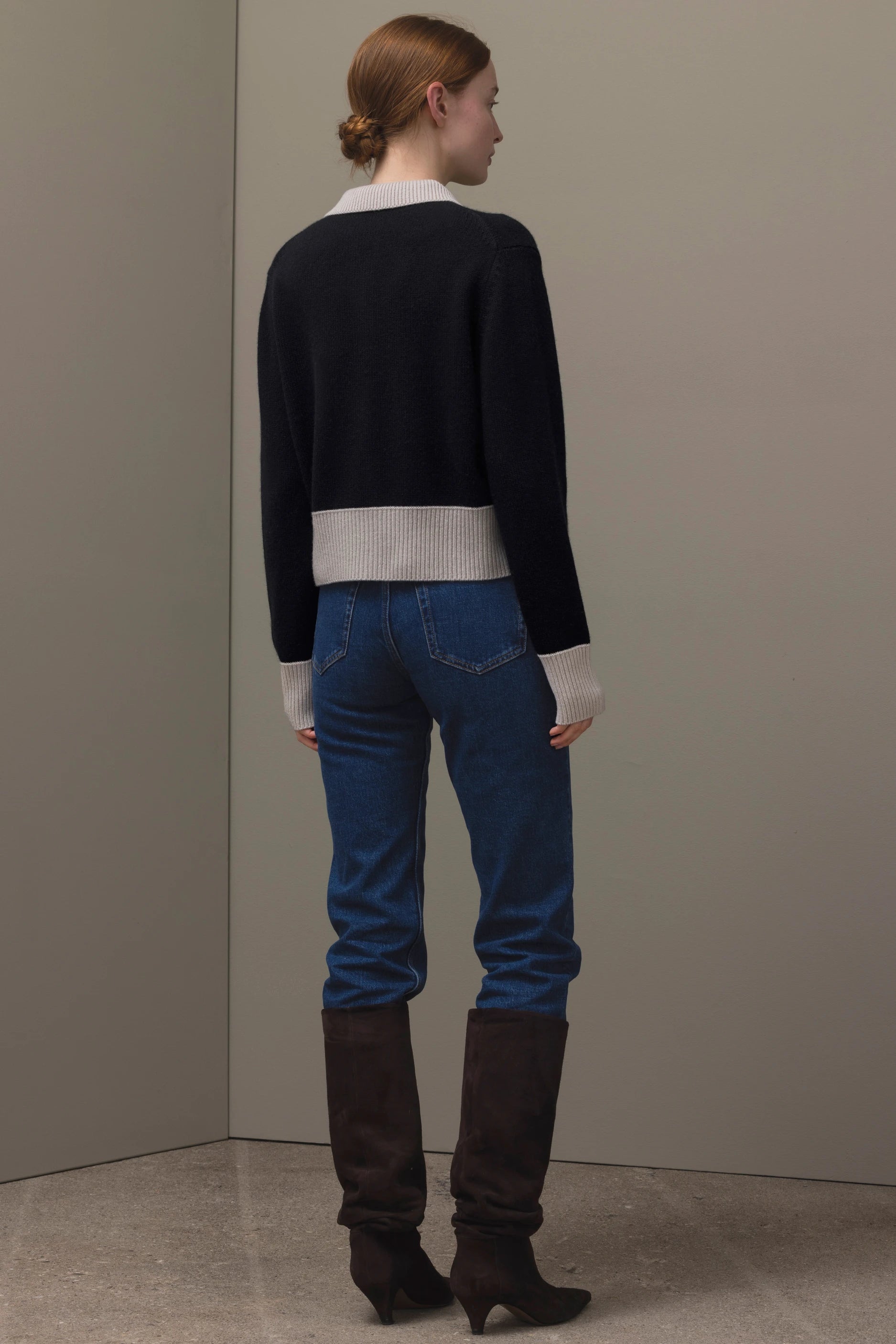 265-17670-9043-S_3_63f8d3a2-c8e8-4cc9-8b11-dbd46dfc6899 - Allude - 30% Cashmere 70% Wolle Active Damen Fall/Winter 2026/2027 Langarm NEW SAPG::265-17670 Schwarz Strickjacke Wolle