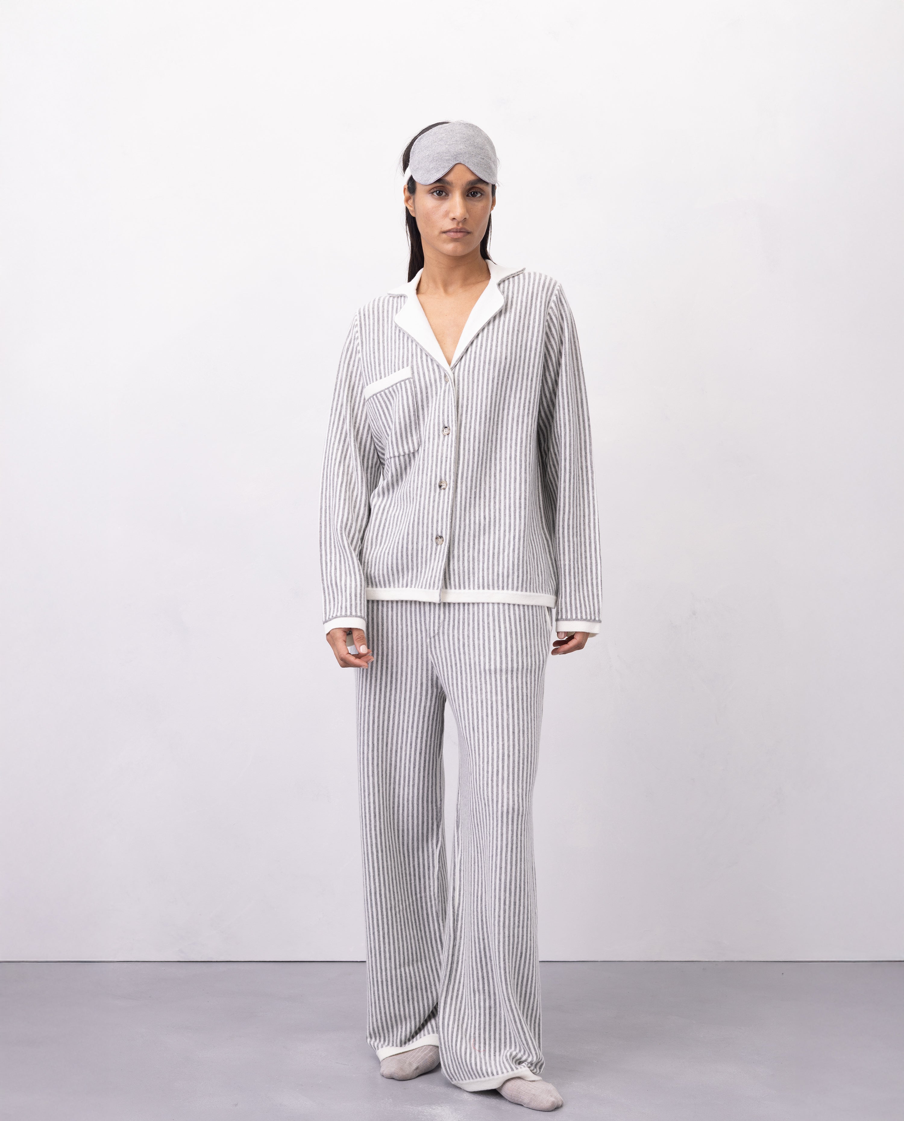 Allude_holiday_256-17750-17751-40-83_0335_b1687e13-6594-4563-90e7-666c3f172926 - Allude - 30% Cashmere 70% Wolle Damen Fall/Winter 2025/2026 Feinstrick Langarm SAPG::255-17759 Twinset Wolle