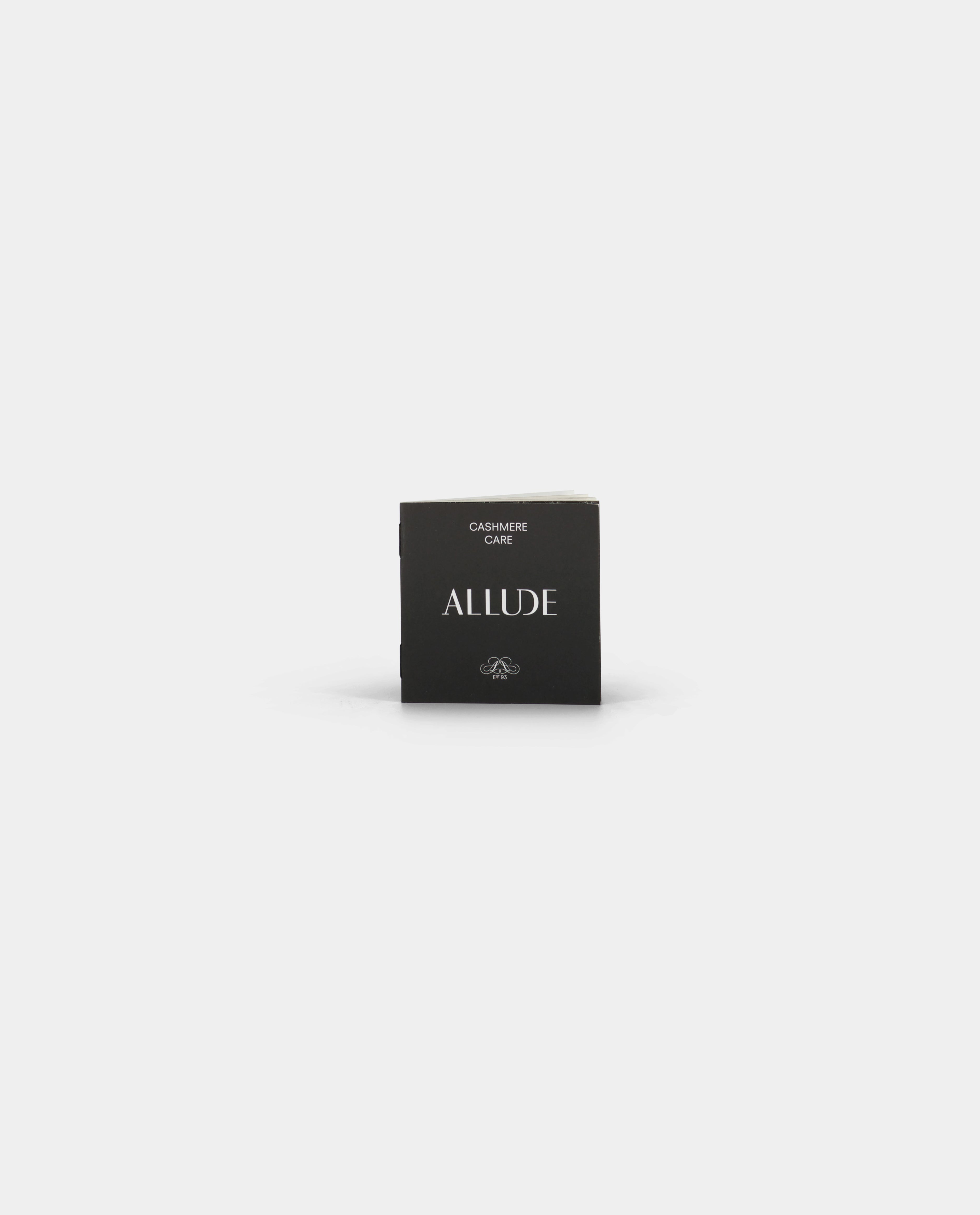 10-00006-5 - Allude - Care Set