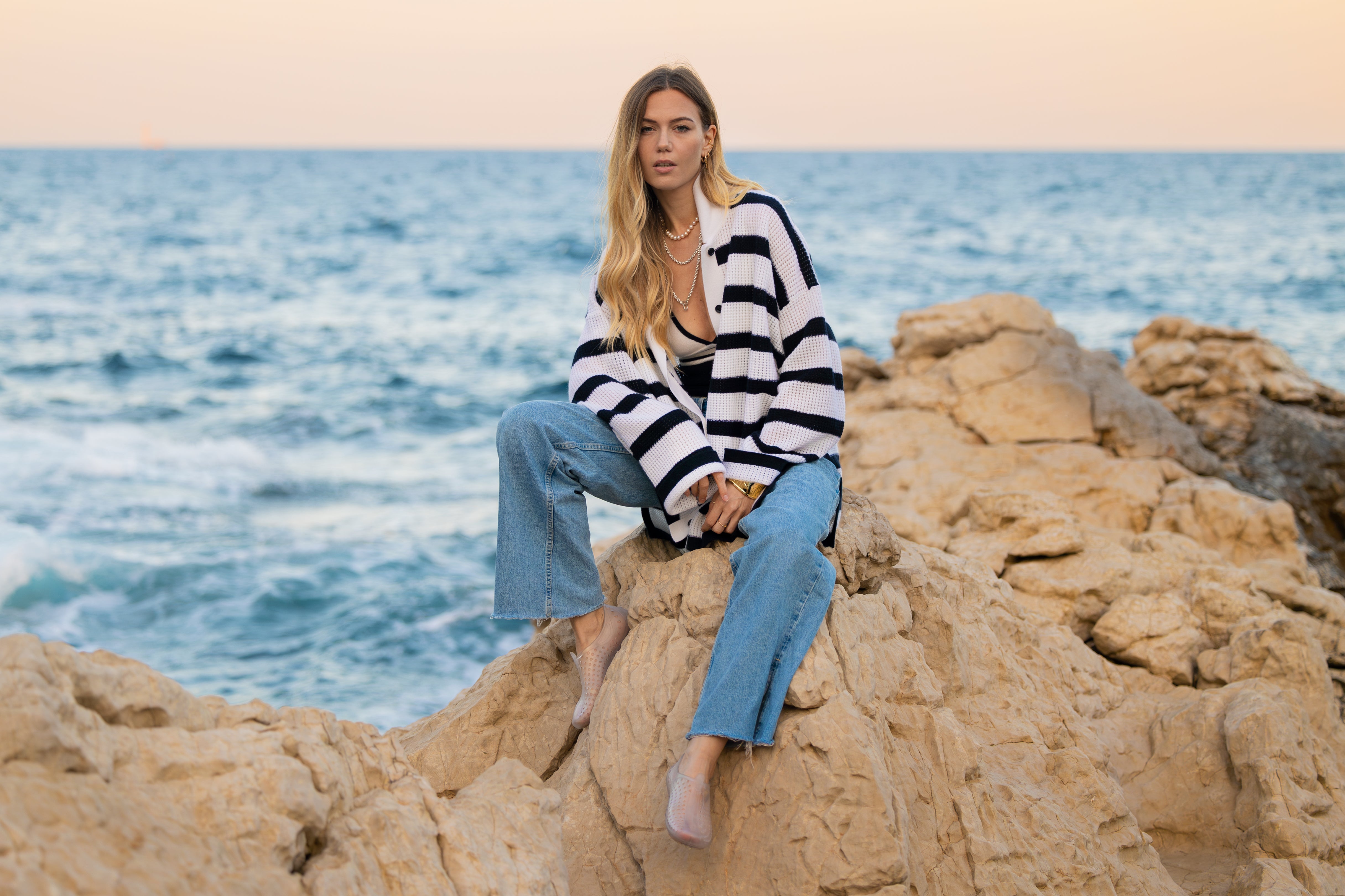 Streifen in Bewegung – Küsten-Chic à la Allude